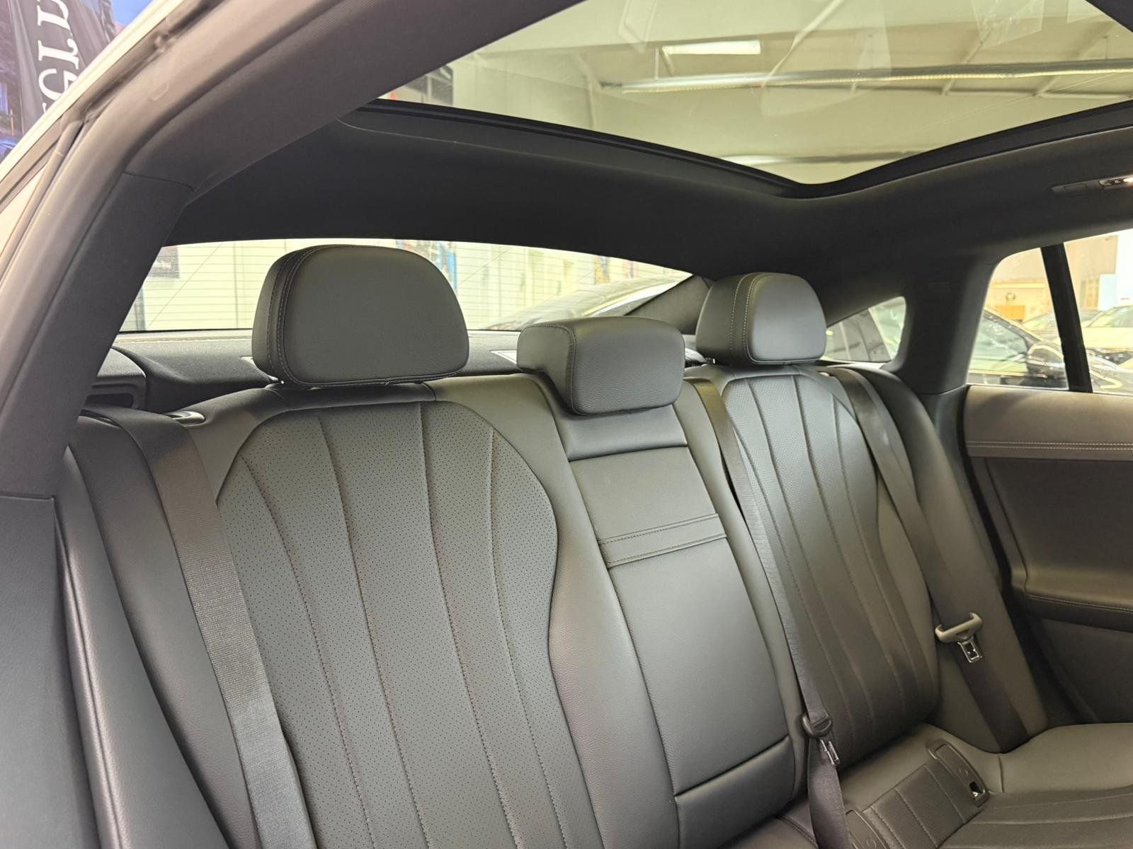 Fahrzeugabbildung Mercedes-Benz EQE 300 PREMIUMPLUS+PANO+DISTR+BURM+MEMORY+HUD