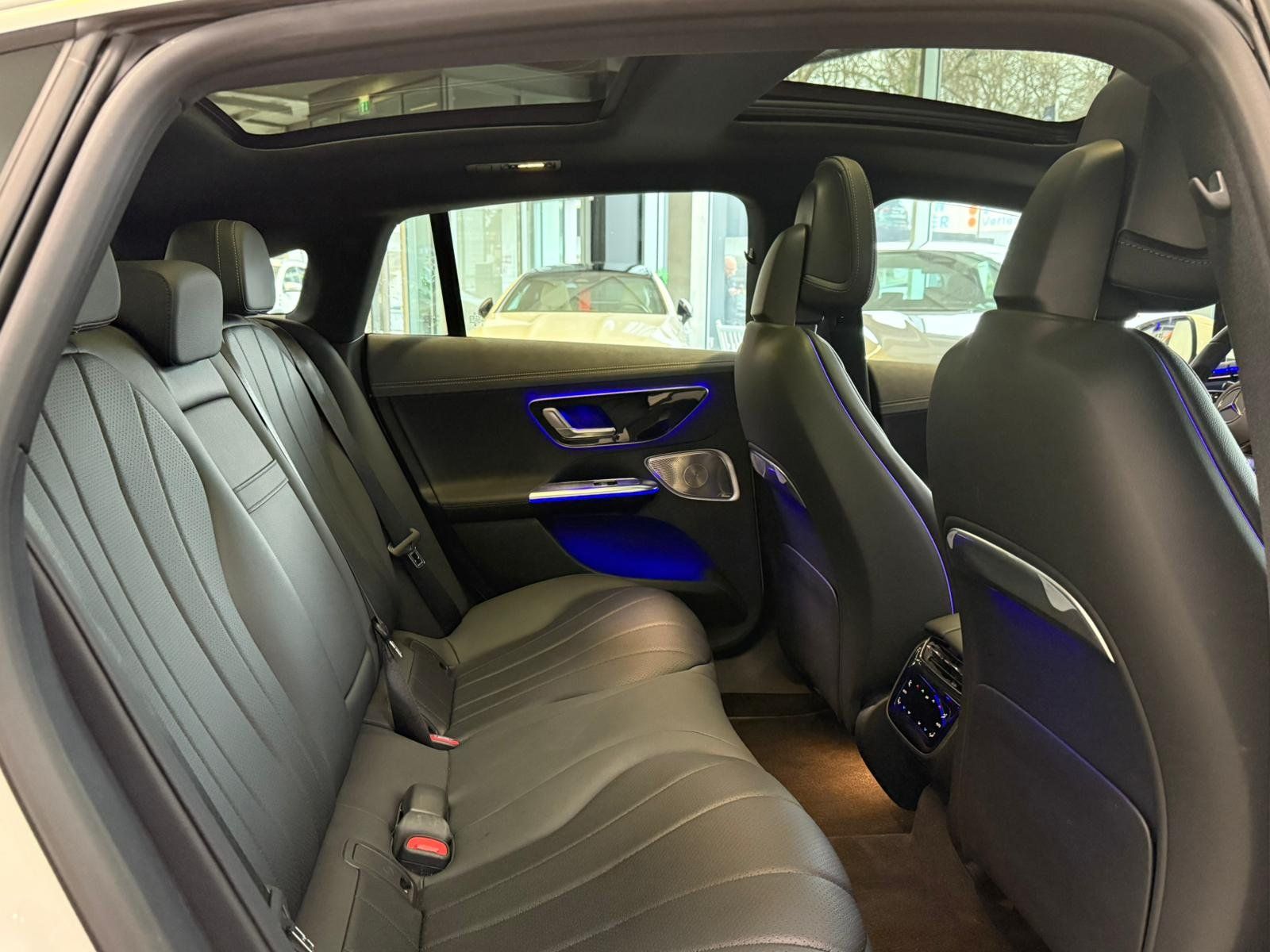 Fahrzeugabbildung Mercedes-Benz EQE 300 PREMIUMPLUS+PANO+DISTR+BURM+MEMORY+HUD