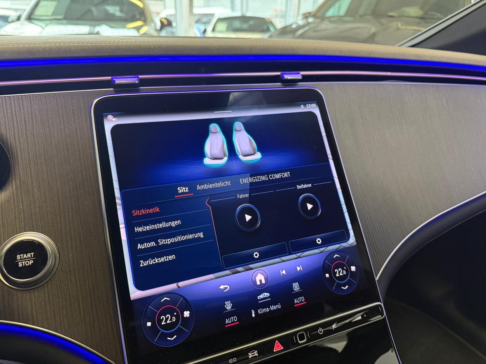 Fahrzeugabbildung Mercedes-Benz EQE 300 PREMIUMPLUS+PANO+DISTR+BURM+MEMORY+HUD