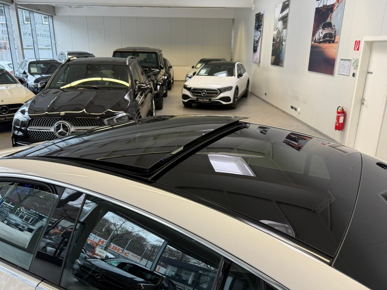 Fahrzeugabbildung Mercedes-Benz EQE 300 PREMIUMPLUS+PANO+DISTR+BURM+MEMORY+HUD