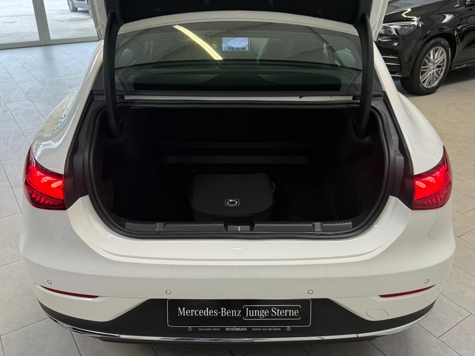 Fahrzeugabbildung Mercedes-Benz EQE 300 PREMIUMPLUS+PANO+DISTR+BURM+MEMORY+HUD