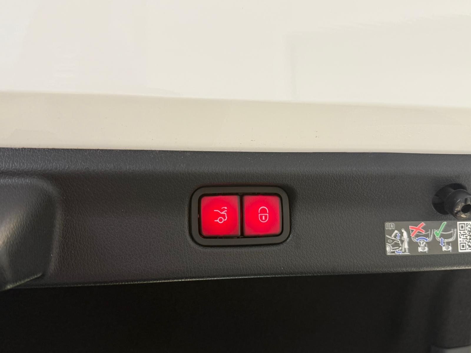 Fahrzeugabbildung Mercedes-Benz EQE 300 PREMIUMPLUS+PANO+DISTR+BURM+MEMORY+HUD