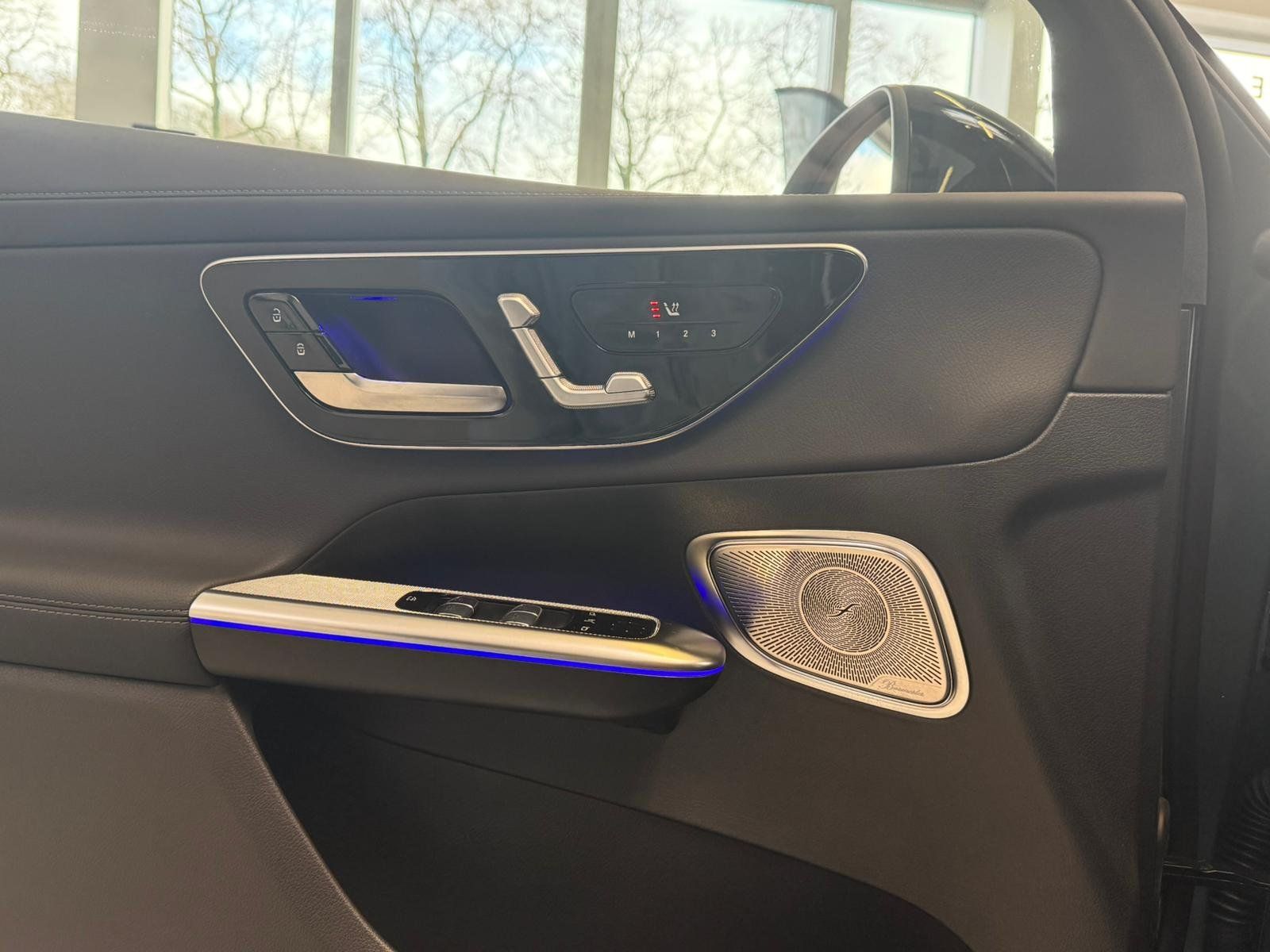 Fahrzeugabbildung Mercedes-Benz GLC 300 4M AMG BURM+PANO+AHK+HUD+MEMORY+KEYLESS