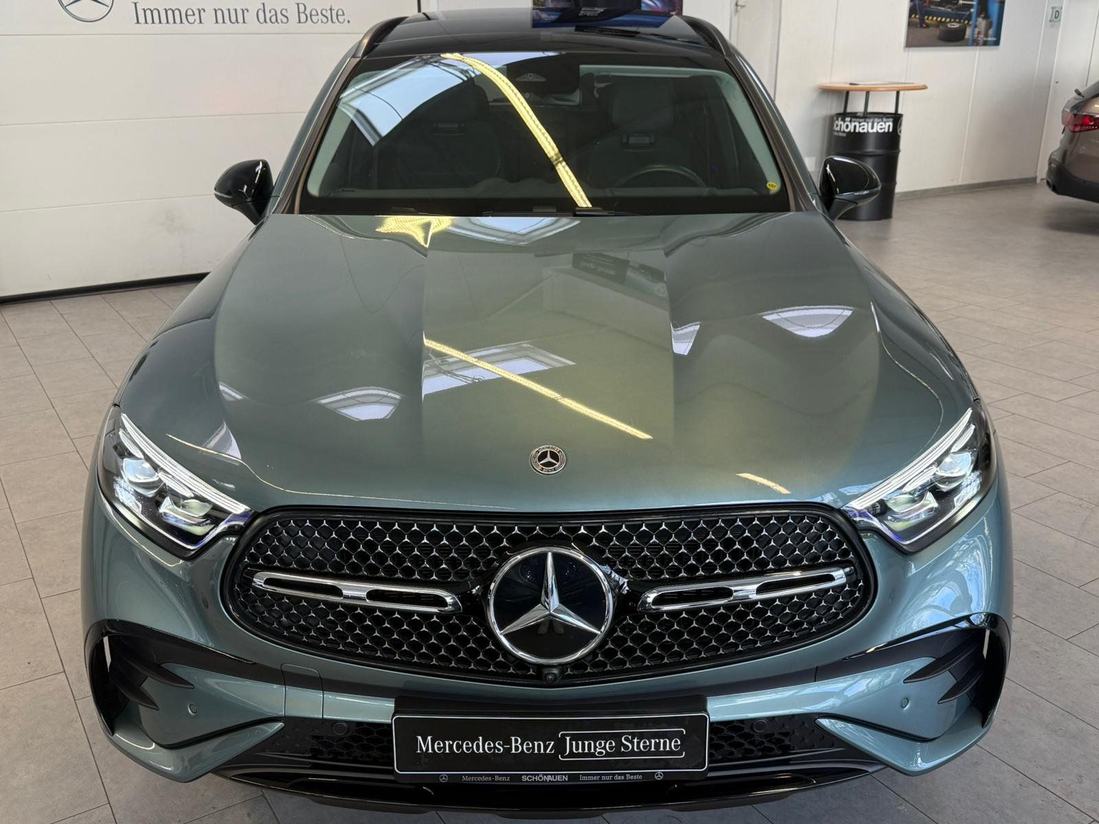 Fahrzeugabbildung Mercedes-Benz GLC 300 4M AMG BURM+PANO+AHK+HUD+MEMORY+KEYLESS