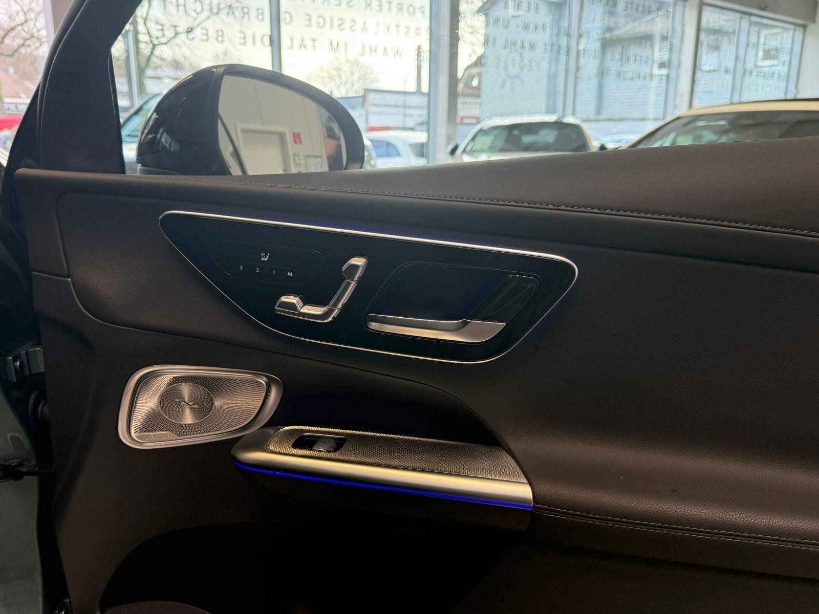 Fahrzeugabbildung Mercedes-Benz GLC 300 4M AMG BURM+PANO+AHK+HUD+MEMORY+KEYLESS