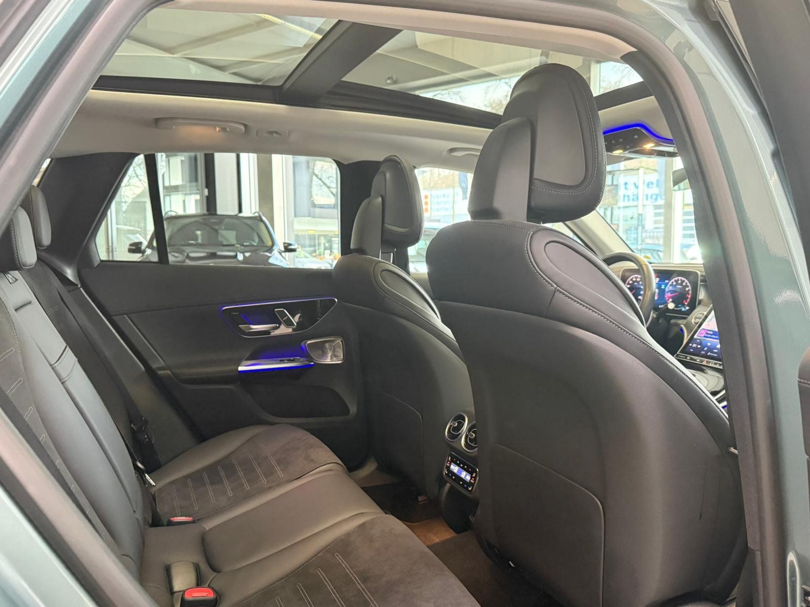 Fahrzeugabbildung Mercedes-Benz GLC 300 4M AMG BURM+PANO+AHK+HUD+MEMORY+KEYLESS