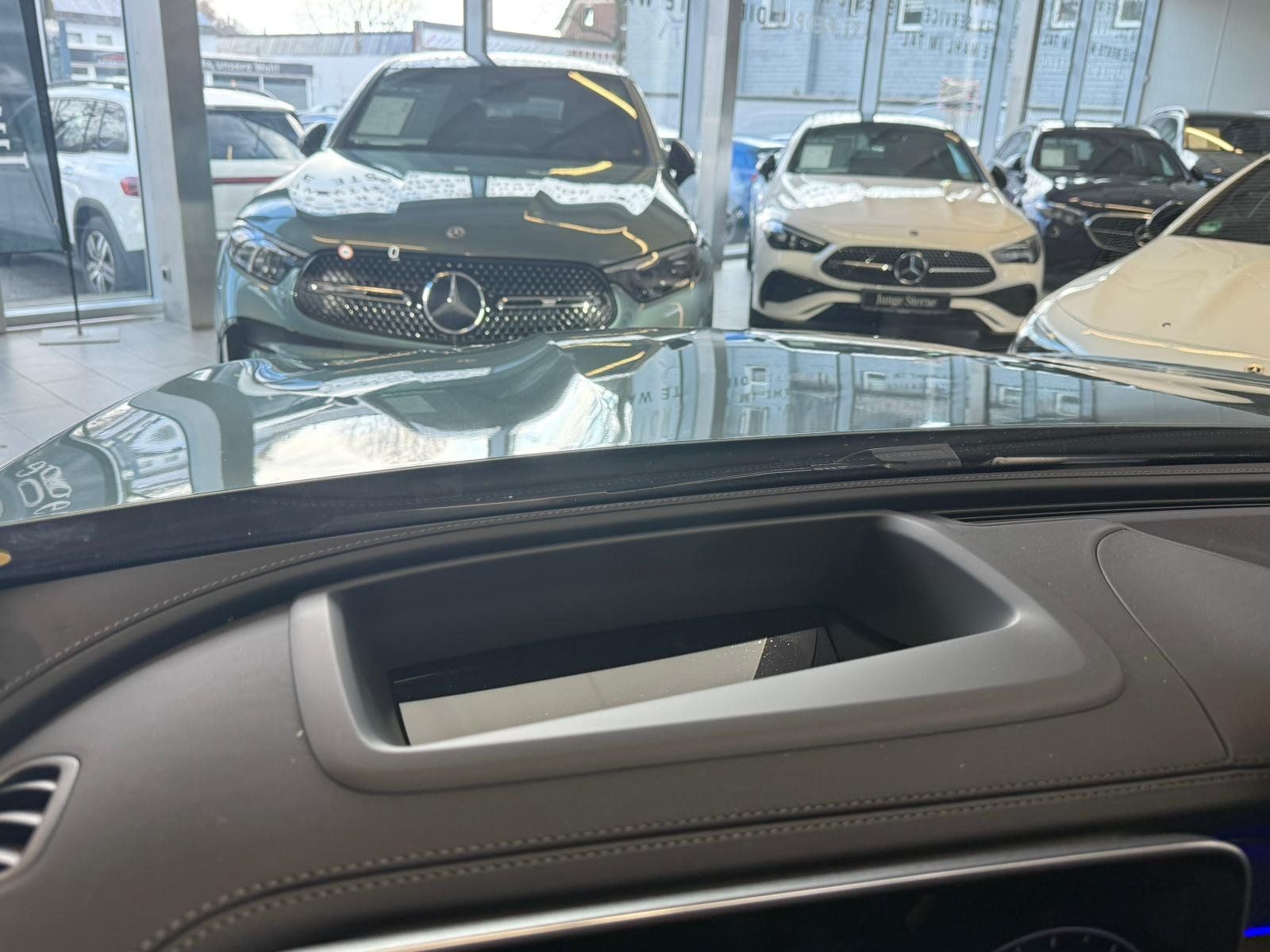 Fahrzeugabbildung Mercedes-Benz GLC 300 4M AMG BURM+PANO+AHK+HUD+MEMORY+KEYLESS