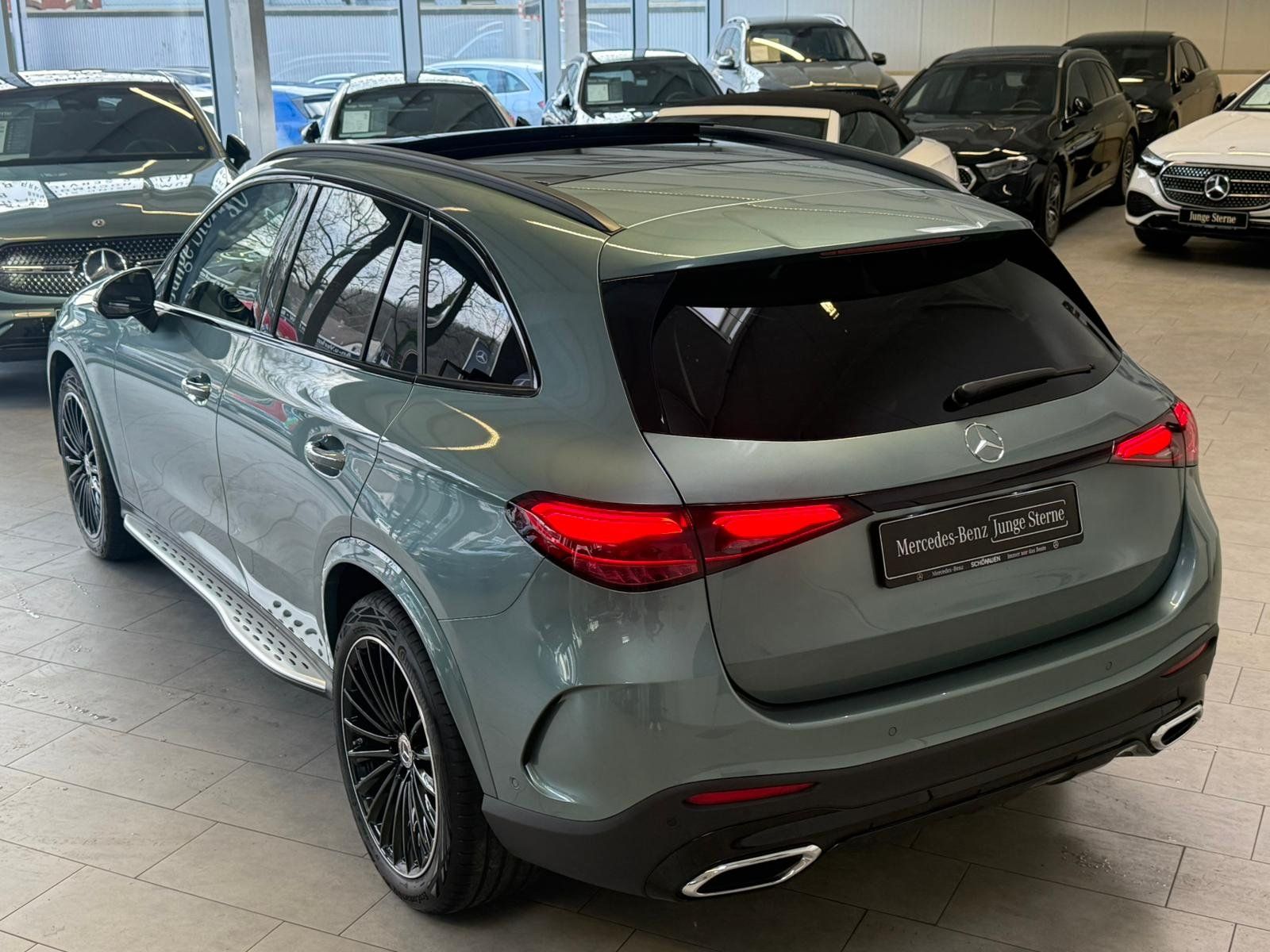 Fahrzeugabbildung Mercedes-Benz GLC 300 4M AMG BURM+PANO+AHK+HUD+MEMORY+KEYLESS