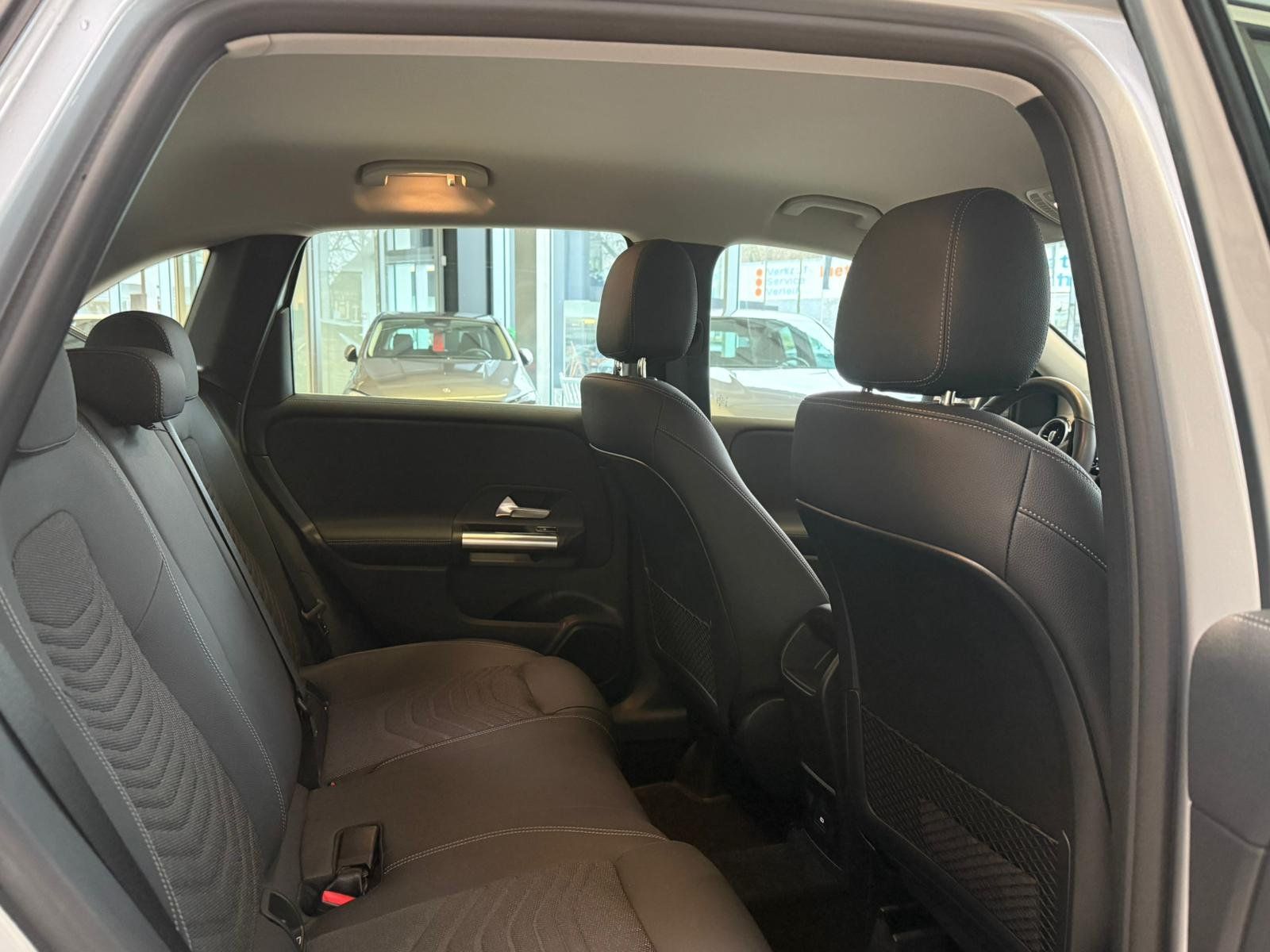 Fahrzeugabbildung Mercedes-Benz B 200 PROGRESSIVE KAMERA+AHK+EASYPACK+LED+LENKHZ