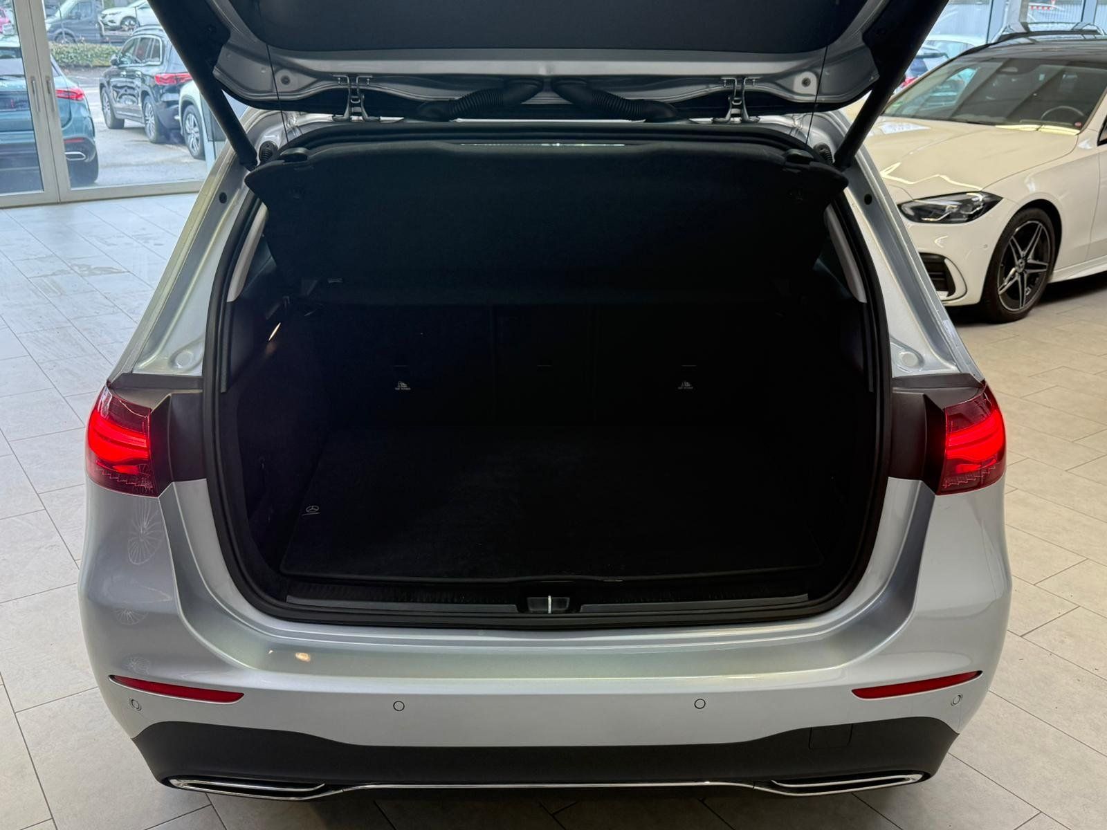 Fahrzeugabbildung Mercedes-Benz B 200 PROGRESSIVE KAMERA+AHK+EASYPACK+LED+LENKHZ