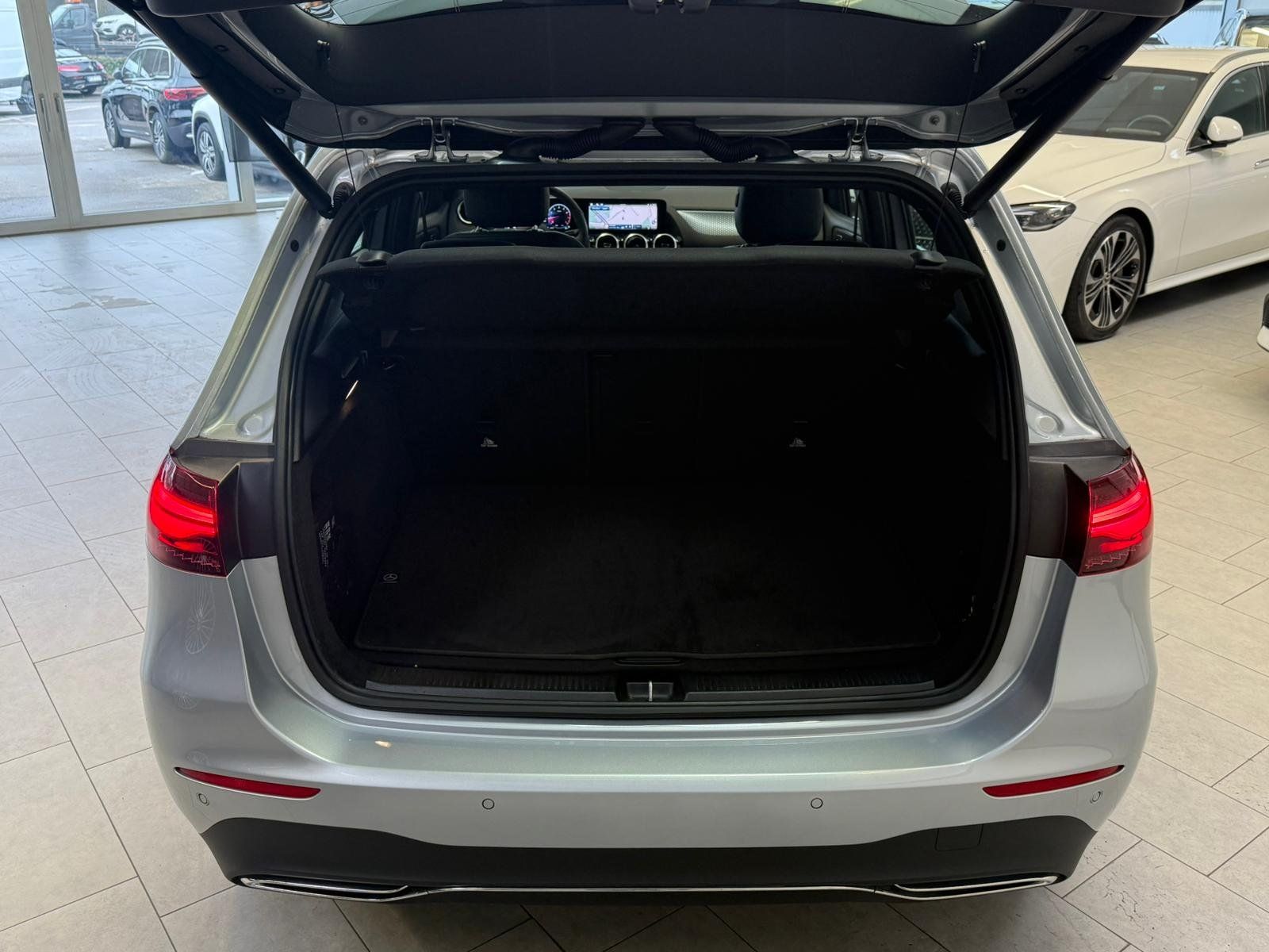 Fahrzeugabbildung Mercedes-Benz B200 PROGRESSIVE KAMERA+LED+EASYPACK+CARPLAY+DAB