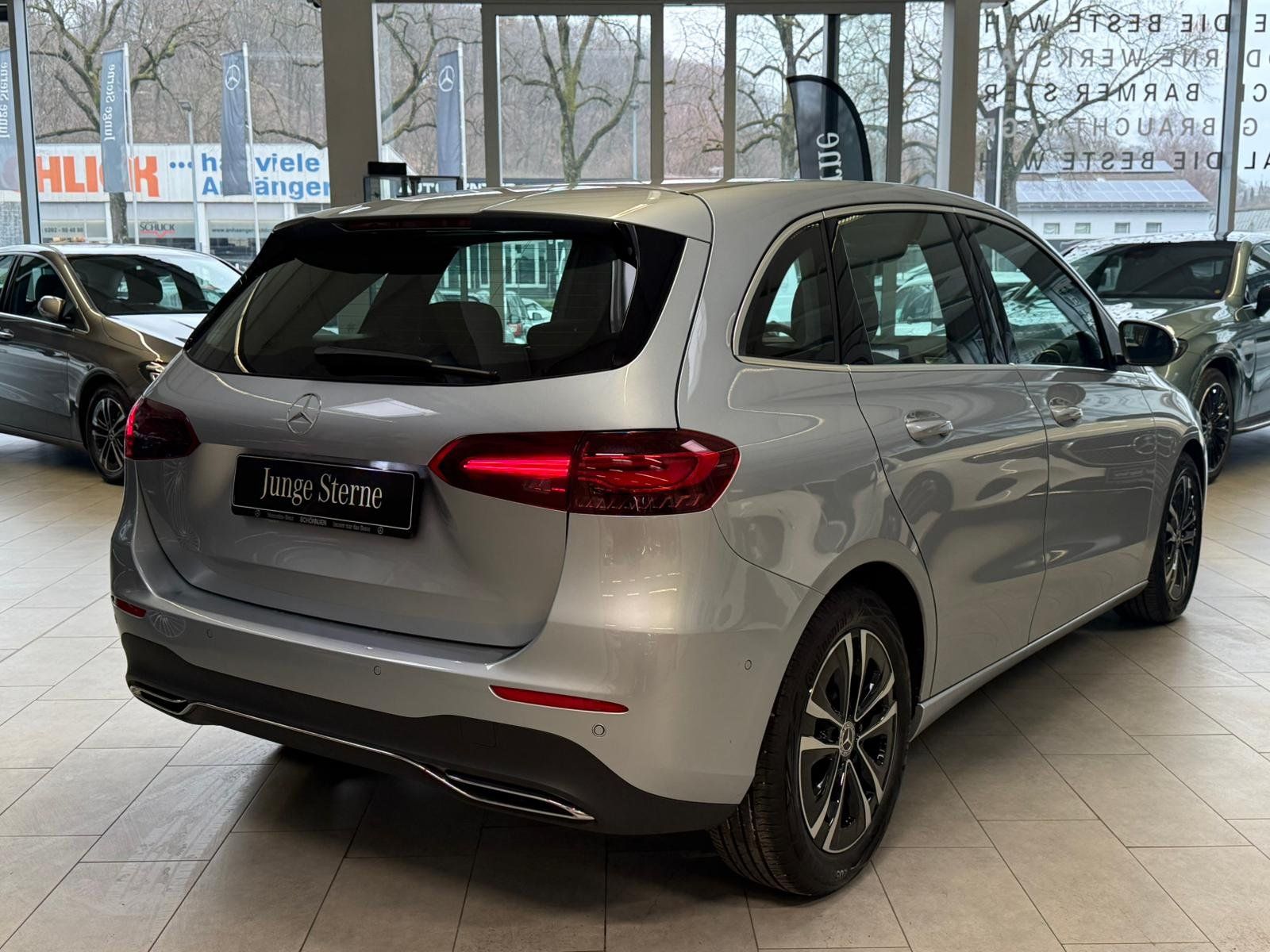 Fahrzeugabbildung Mercedes-Benz B200 PROGRESSIVE KAMERA+LED+EASYPACK+CARPLAY+DAB