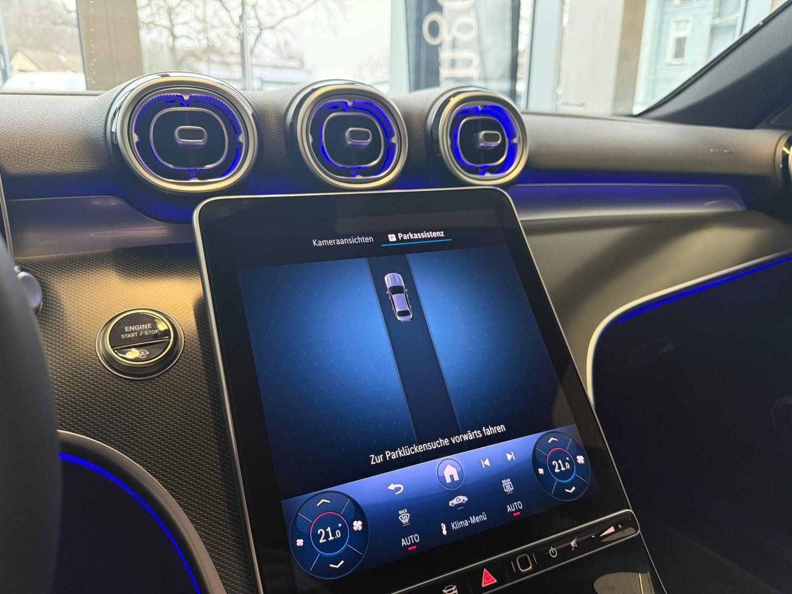 Fahrzeugabbildung Mercedes-Benz C 180 AVANTGARDE ADV.PLUS+KEYLESS+MEMORY+TOTW