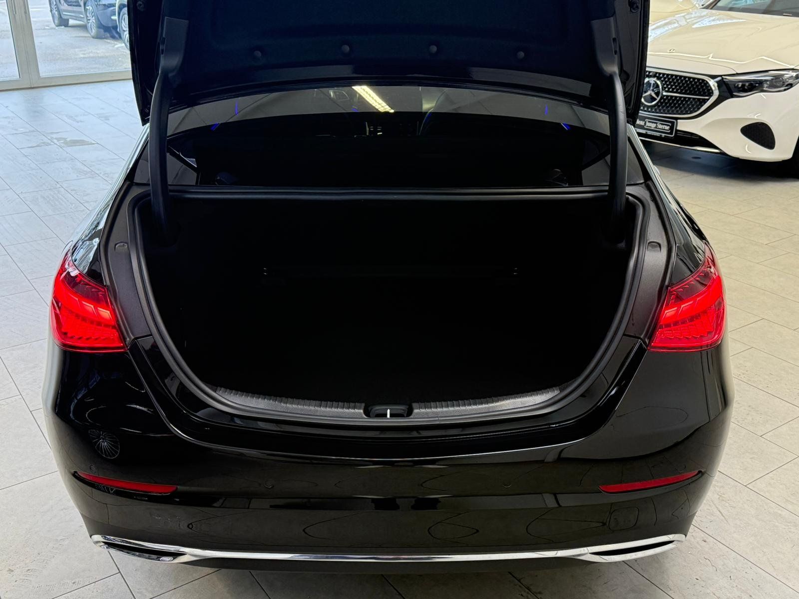 Fahrzeugabbildung Mercedes-Benz C 180 AVANTGARDE ADV.PLUS+KEYLESS+MEMORY+TOTW