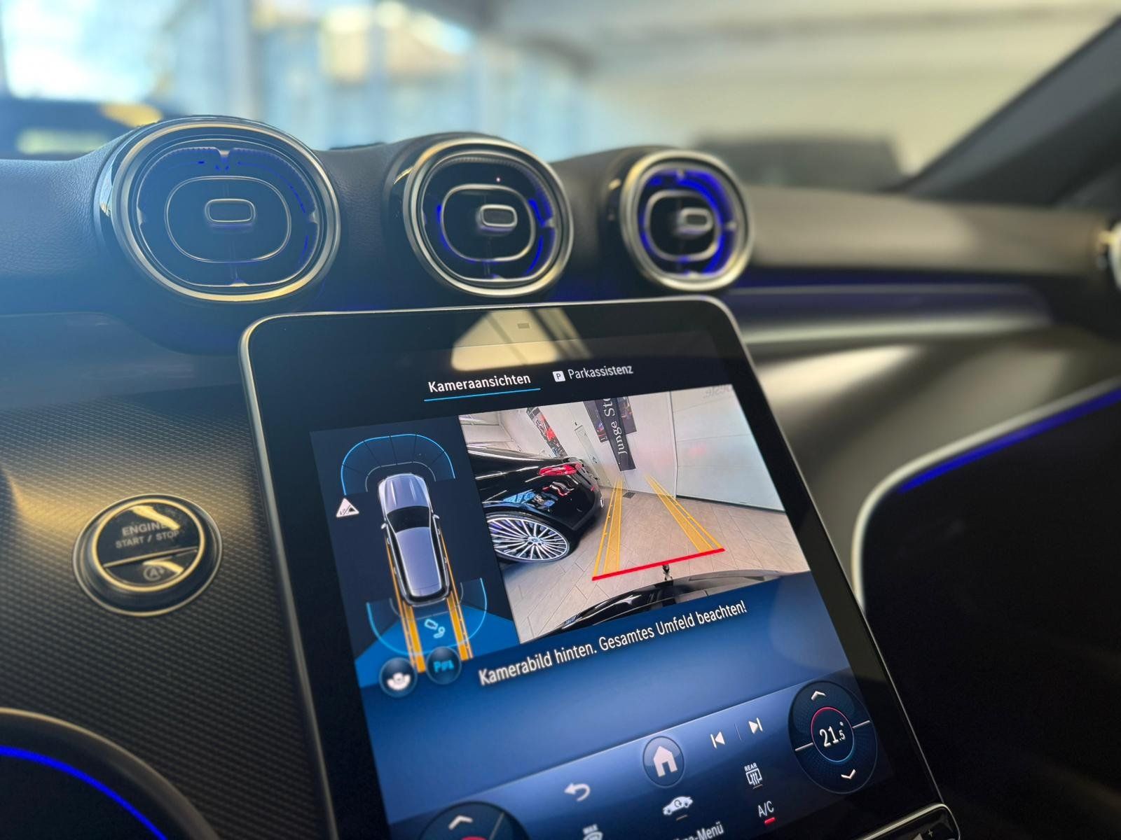 Fahrzeugabbildung Mercedes-Benz C 200d T AVANTGARDE ADV.PLUS+MEMORY+AHK+LED+TOTW