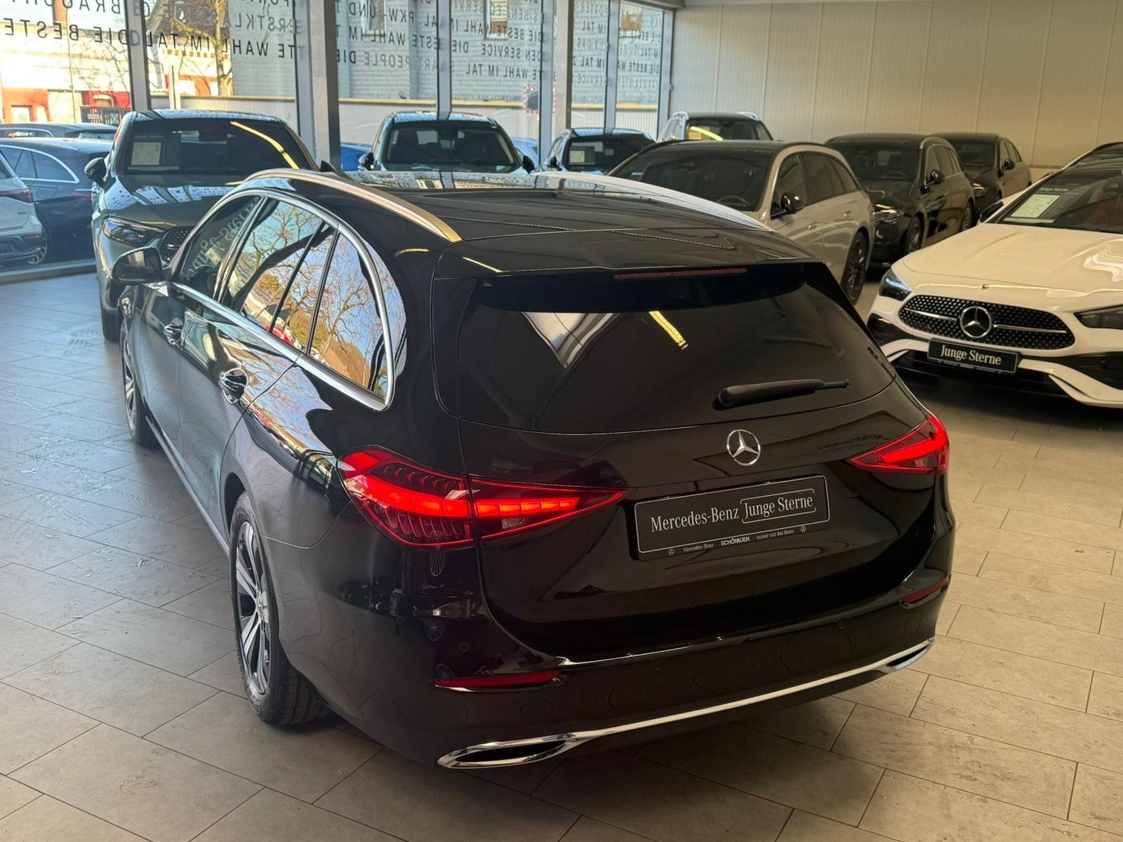 Fahrzeugabbildung Mercedes-Benz C 200d T AVANTGARDE ADV.PLUS+MEMORY+AHK+LED+TOTW