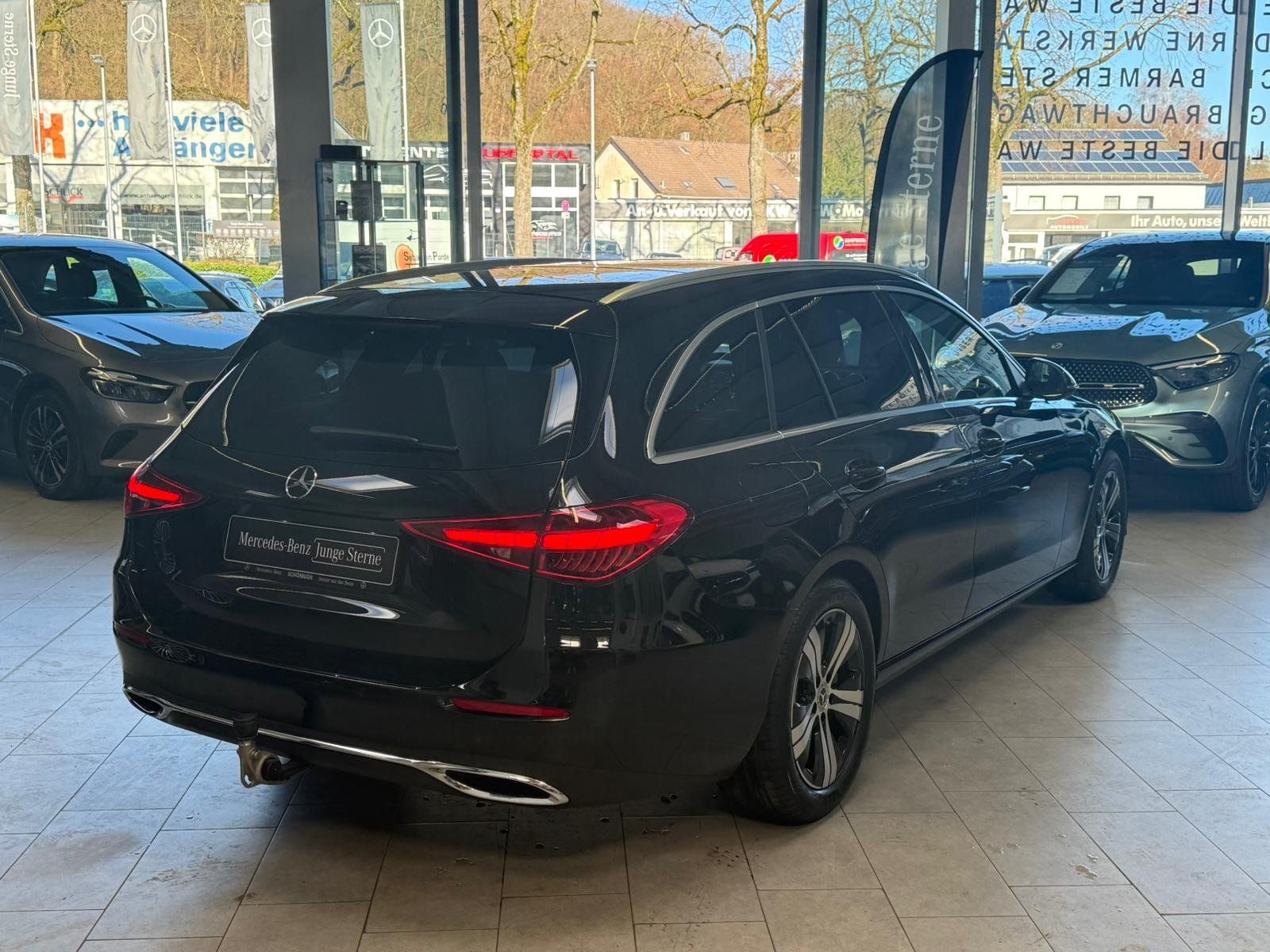 Fahrzeugabbildung Mercedes-Benz C 200d T AVANTGARDE ADV.PLUS+MEMORY+AHK+LED+TOTW