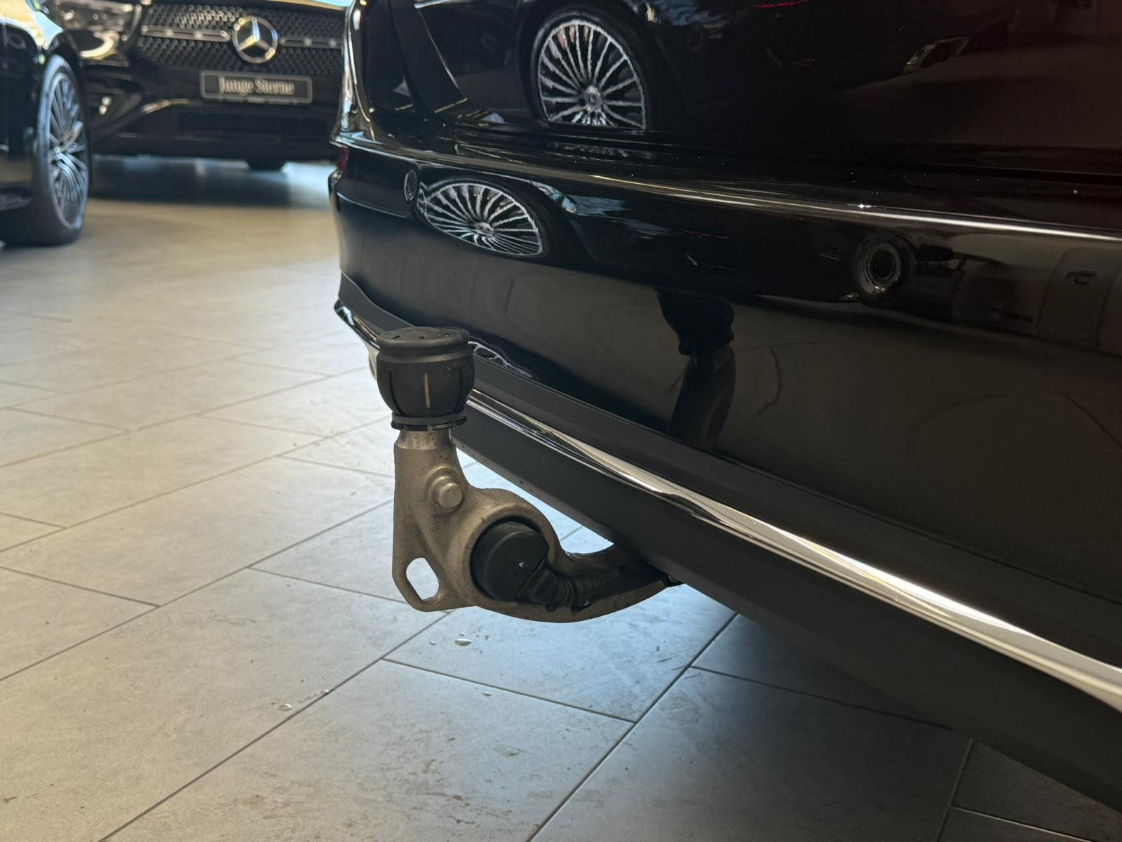 Fahrzeugabbildung Mercedes-Benz C 200d T AVANTGARDE ADV.PLUS+MEMORY+AHK+LED+TOTW