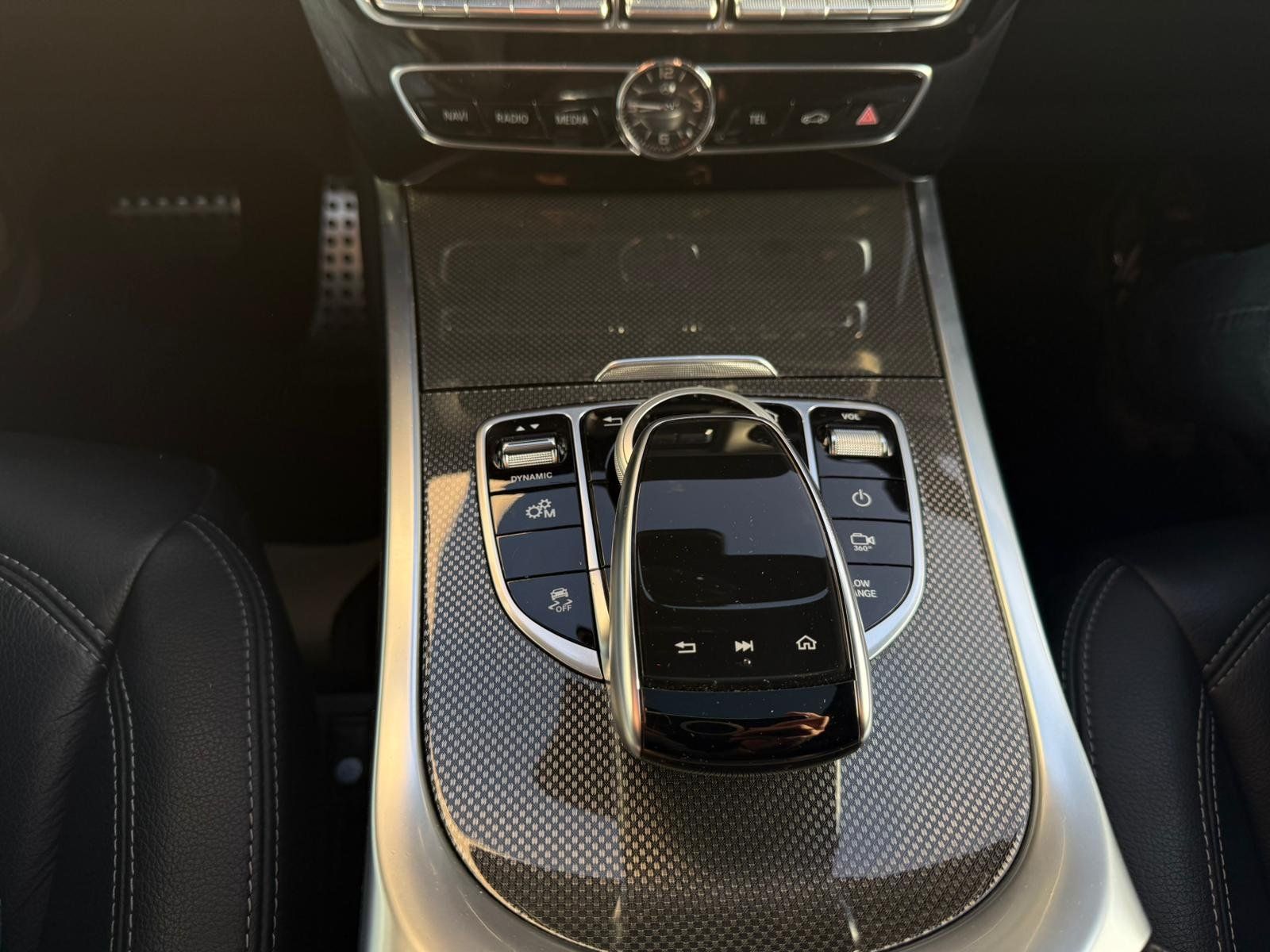 Fahrzeugabbildung Mercedes-Benz G 350 d AMG 20"+DISTR+AHK+MBEAM+SHD+MEMORY+360°