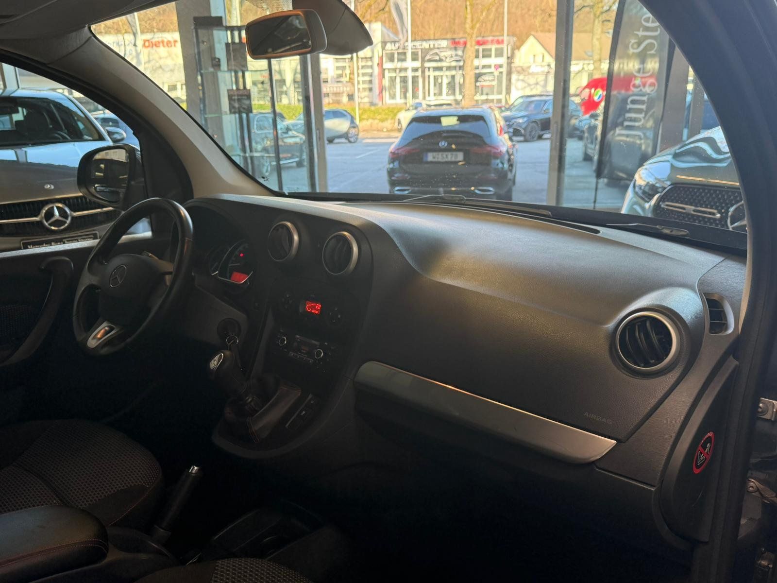 Fahrzeugabbildung Mercedes-Benz 111 CDI Lang TOURER EDITION+KAMERA+NAVI+DAB