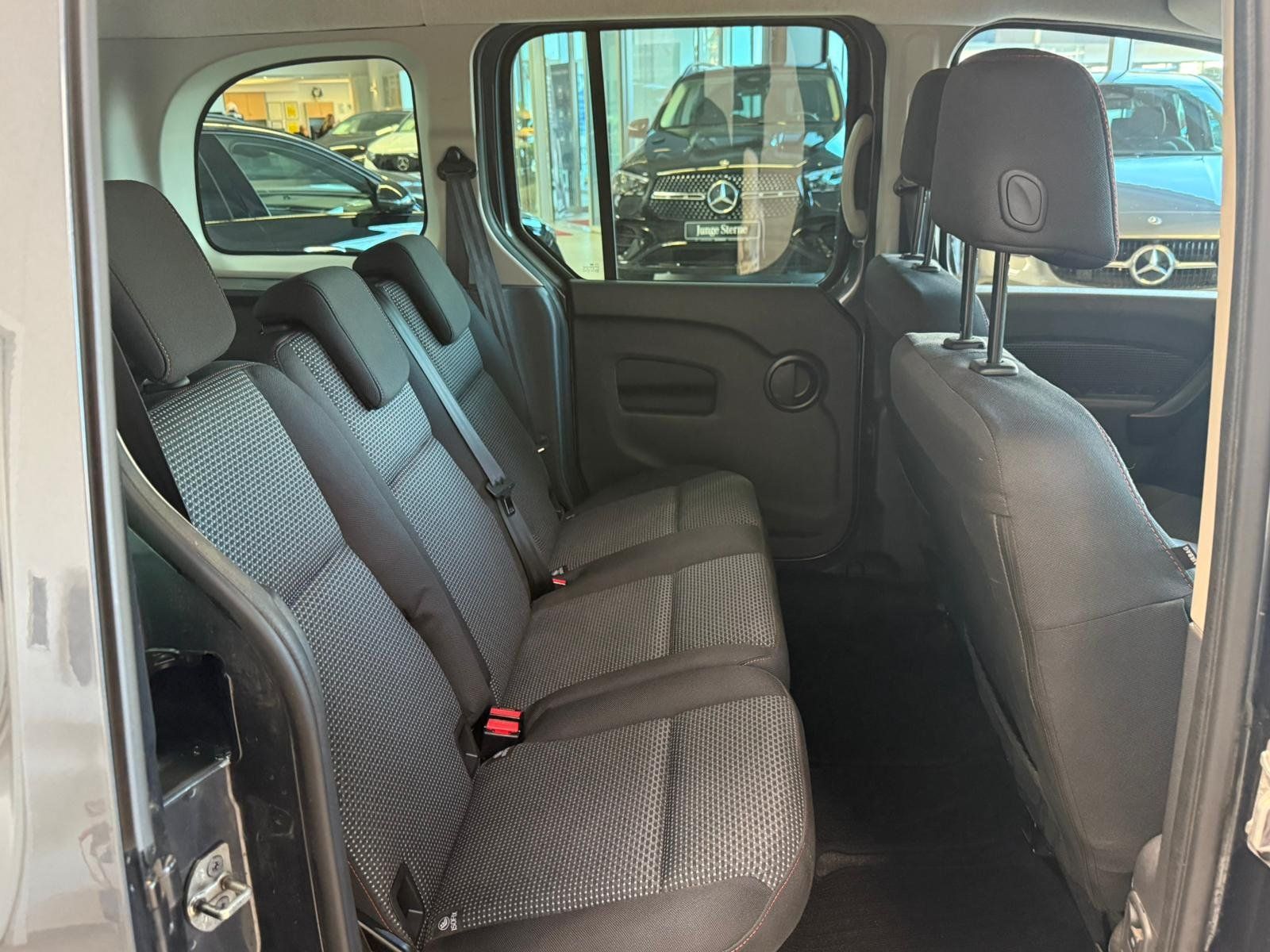 Fahrzeugabbildung Mercedes-Benz 111 CDI Lang TOURER EDITION+KAMERA+NAVI+DAB