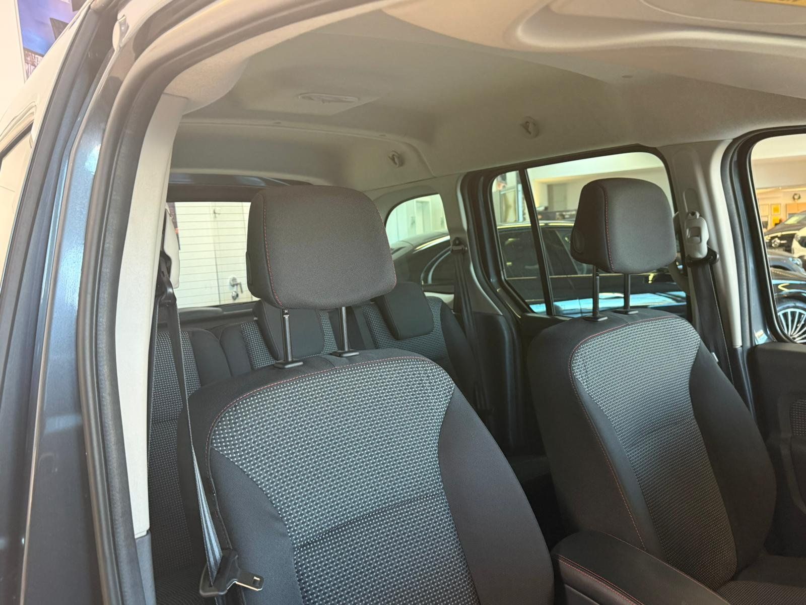 Fahrzeugabbildung Mercedes-Benz 111 CDI Lang TOURER EDITION+KAMERA+NAVI+DAB