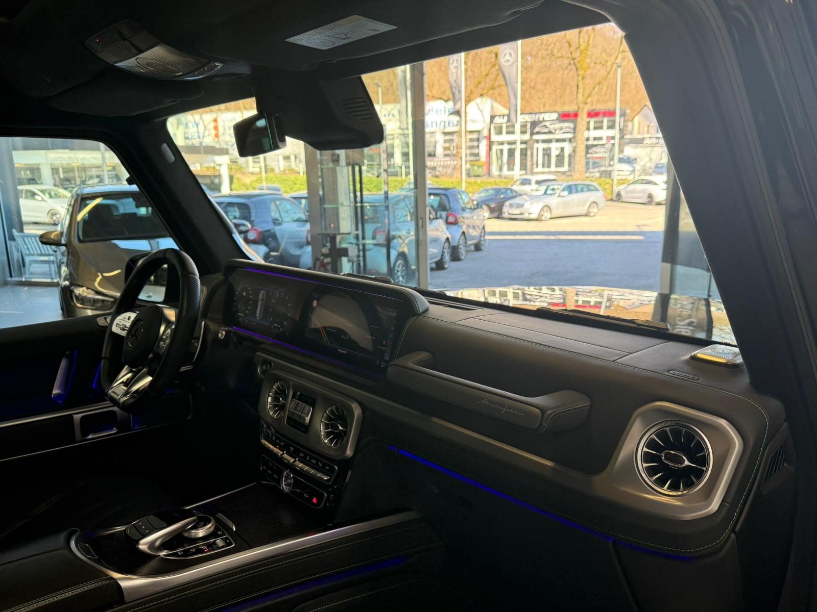 Fahrzeugabbildung Mercedes-Benz Mercedes-AMG G 63 MANUFKT.+SUPERIOR+STDHZ+NIGHT