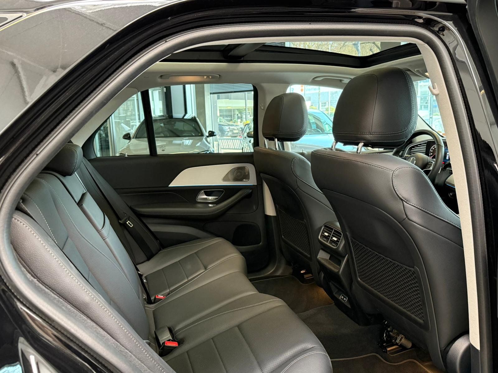 Fahrzeugabbildung Mercedes-Benz GLE 350 de 4M AMG+AIRMAT+PANO+BURM+AHK+DISTR+22