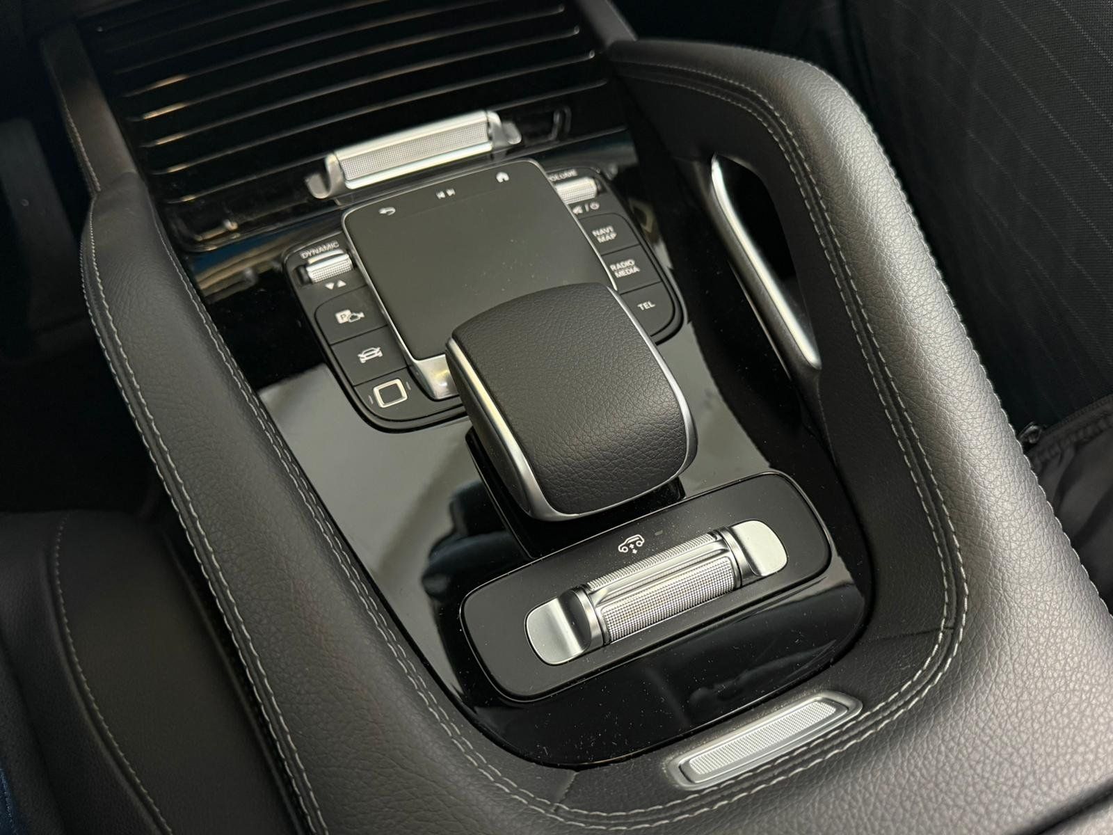 Fahrzeugabbildung Mercedes-Benz GLE 350 de 4M AMG+AIRMAT+PANO+BURM+AHK+DISTR+22