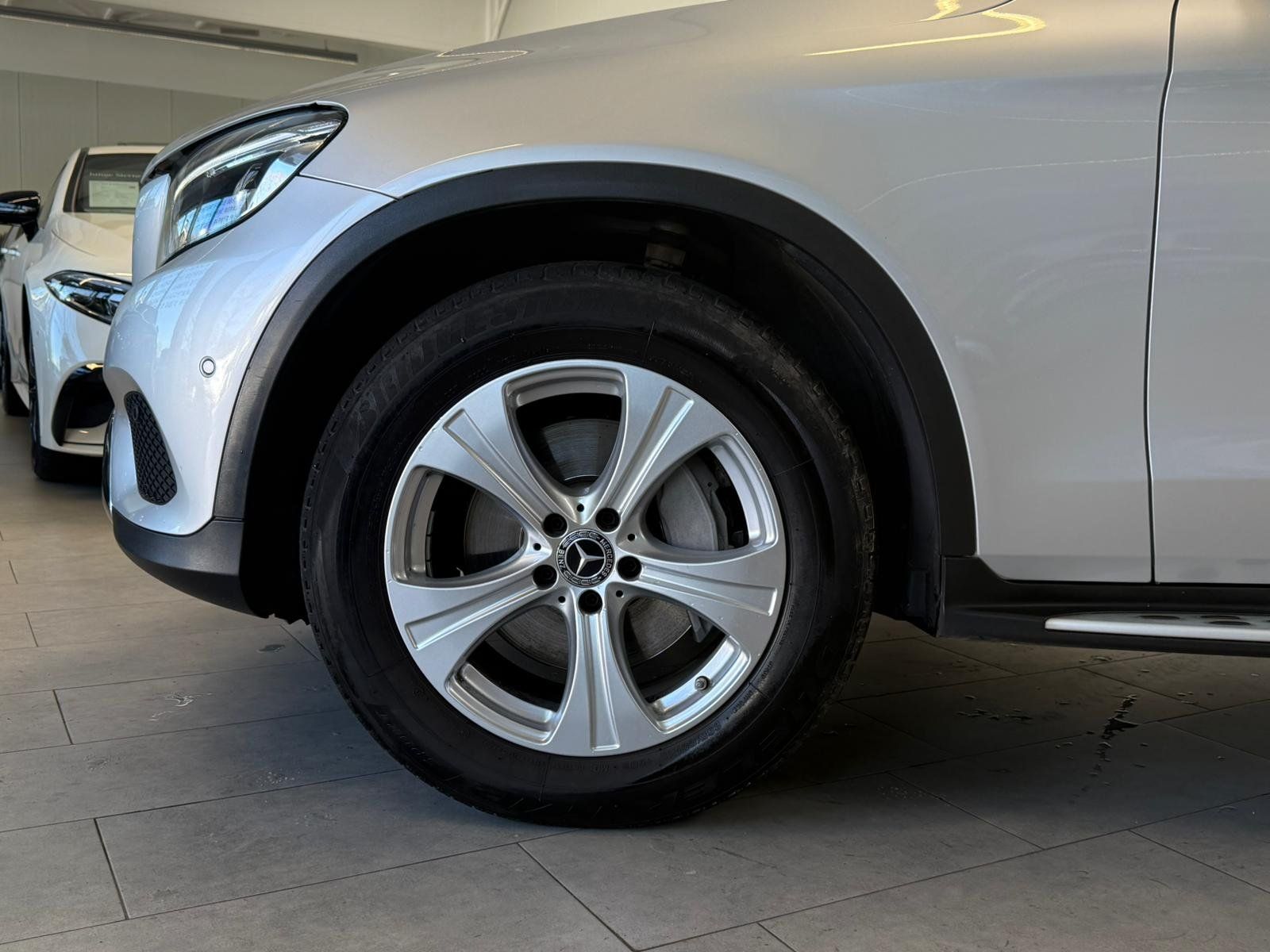 Fahrzeugabbildung Mercedes-Benz GLC 250 d Exclusive 4M DISTR+AHK+LED+EDW+KAMERA