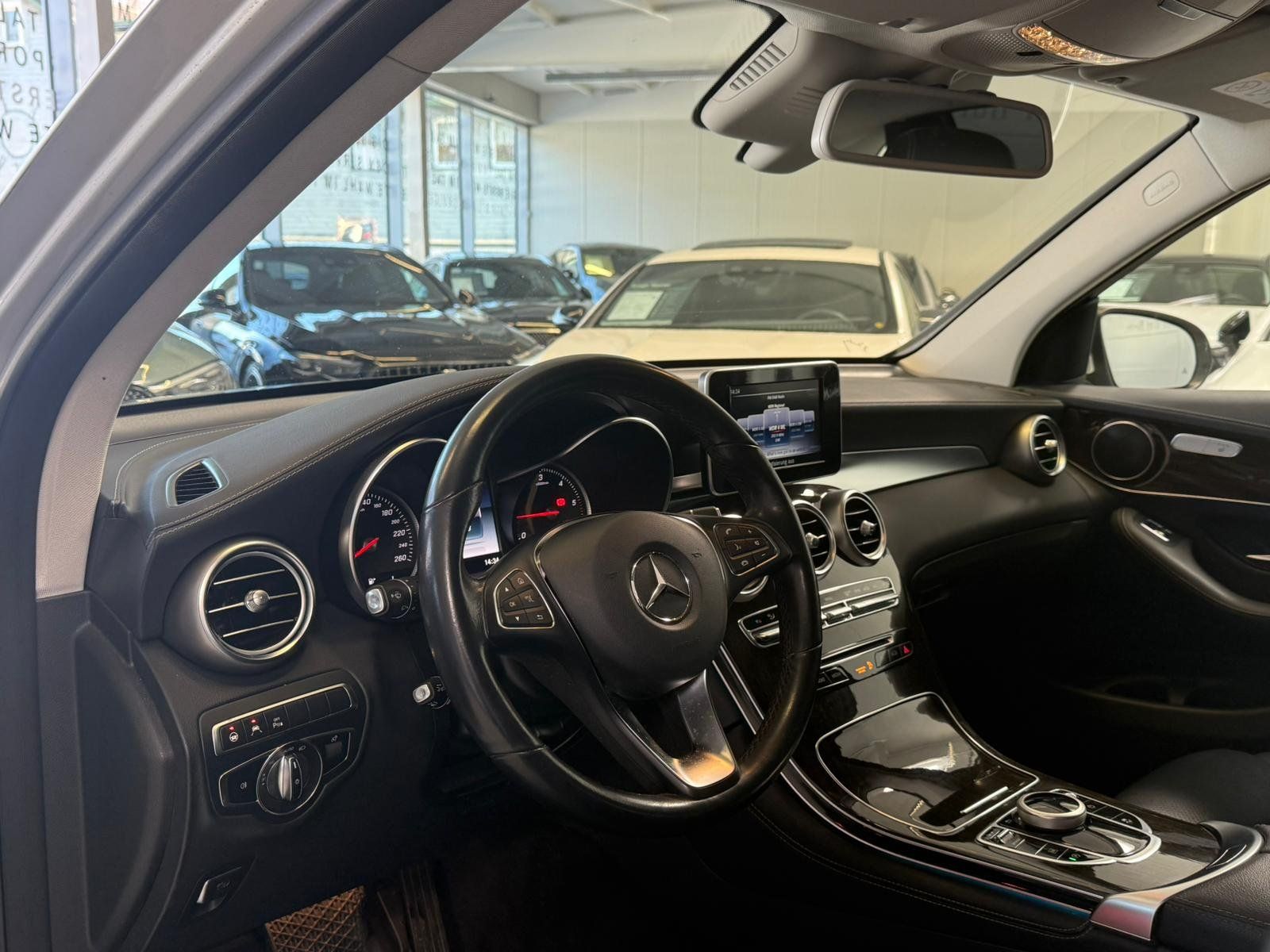 Fahrzeugabbildung Mercedes-Benz GLC 250 d Exclusive 4M DISTR+AHK+LED+EDW+KAMERA
