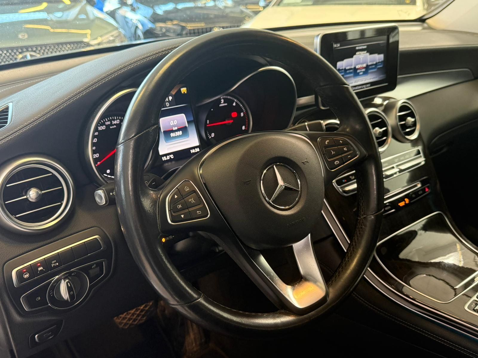 Fahrzeugabbildung Mercedes-Benz GLC 250 d Exclusive 4M DISTR+AHK+LED+EDW+KAMERA
