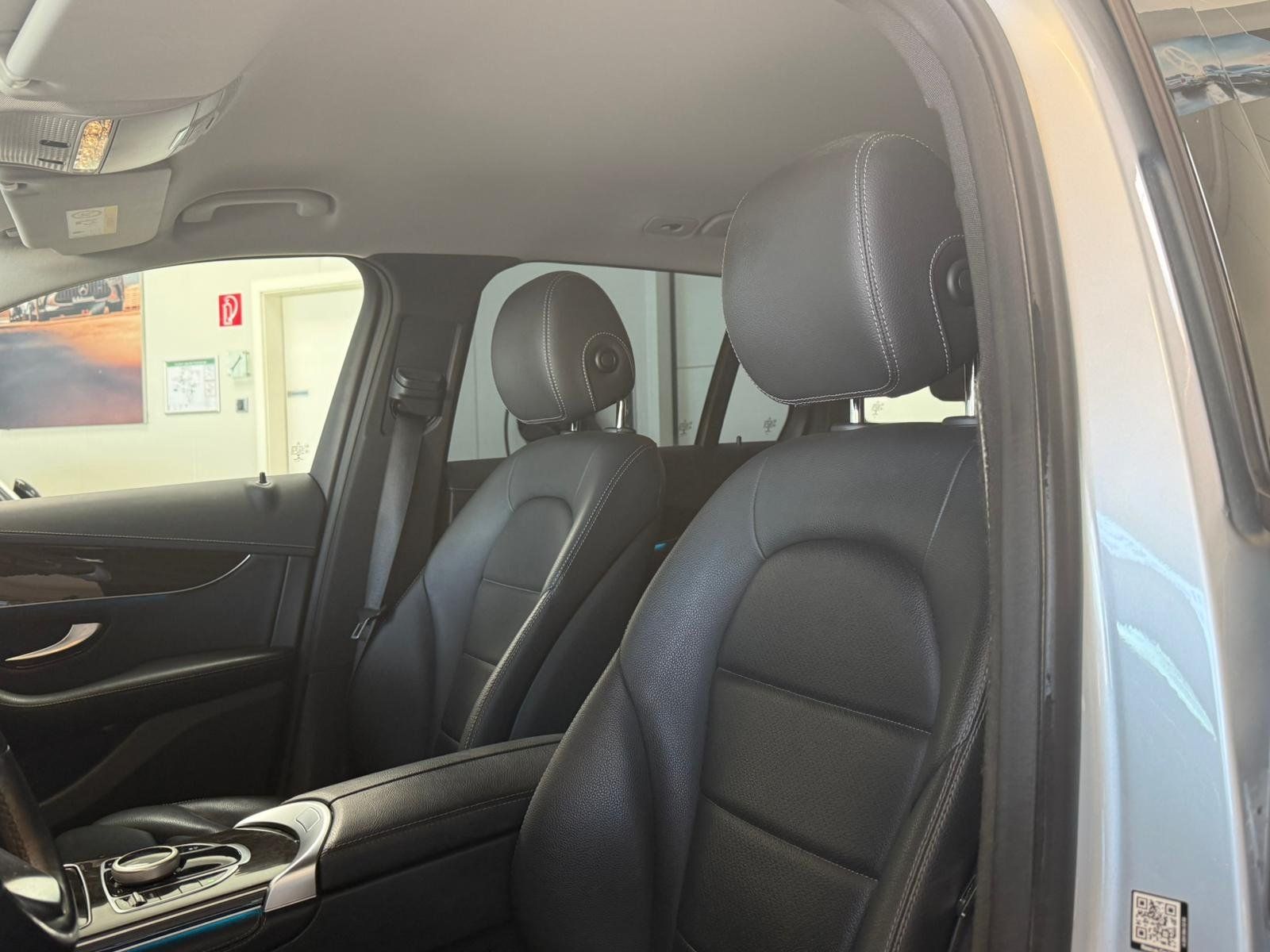 Fahrzeugabbildung Mercedes-Benz GLC 250 d Exclusive 4M DISTR+AHK+LED+EDW+KAMERA