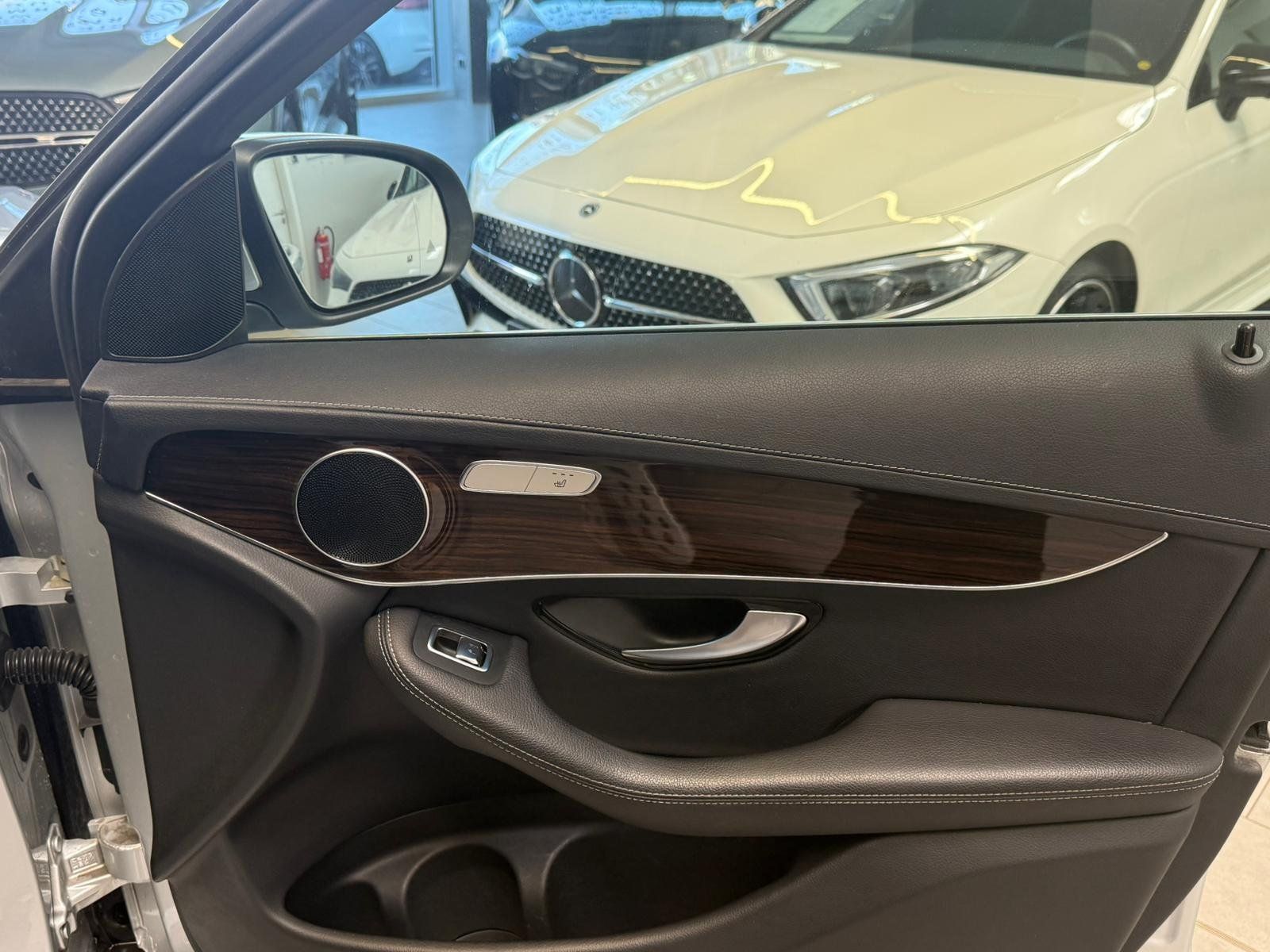 Fahrzeugabbildung Mercedes-Benz GLC 250 d Exclusive 4M DISTR+AHK+LED+EDW+KAMERA