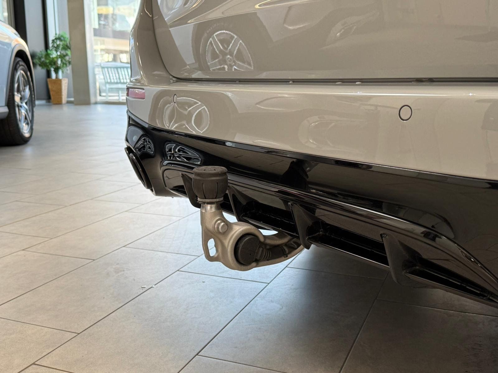 Fahrzeugabbildung Mercedes-Benz E53 Hybrid 4M+ T DISTR+PANO+HUD+AHK+BURM4D+NIGHT