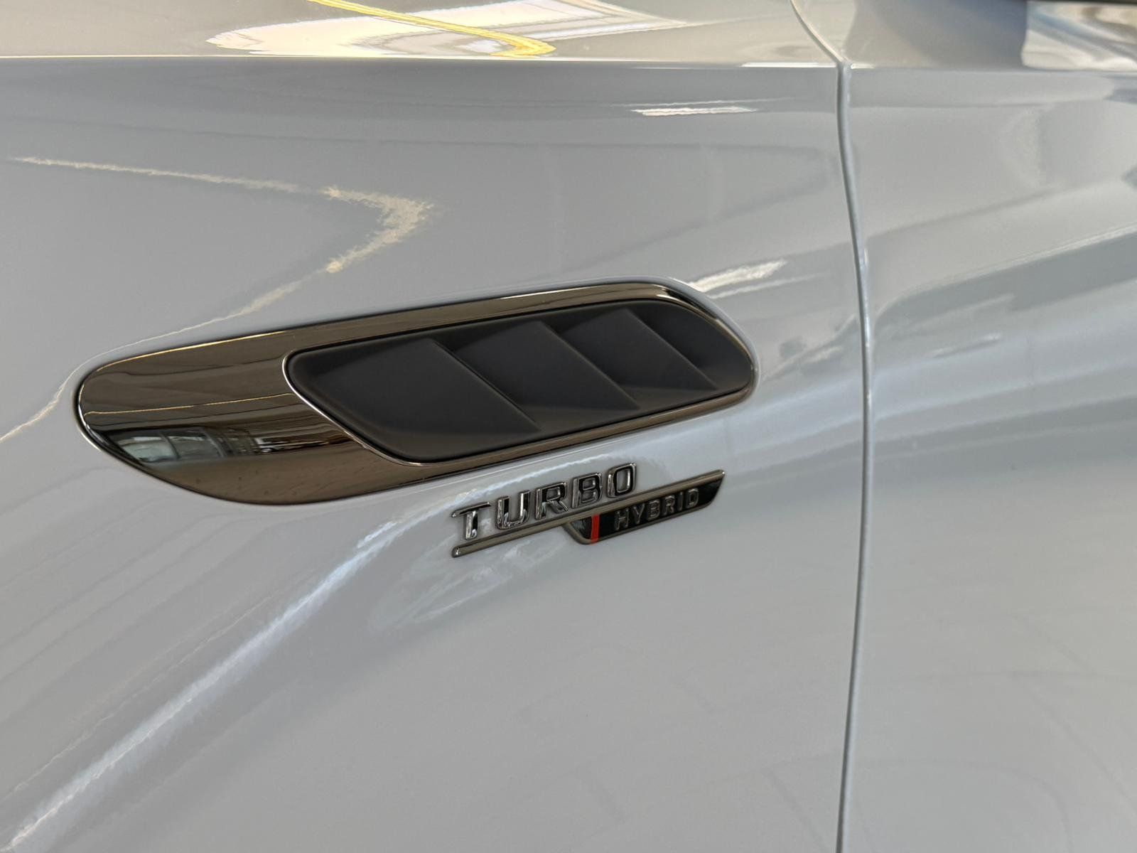 Fahrzeugabbildung Mercedes-Benz E53 Hybrid 4M+ T DISTR+PANO+HUD+AHK+BURM4D+NIGHT