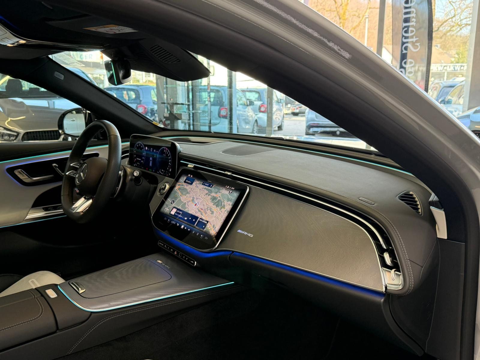 Fahrzeugabbildung Mercedes-Benz E53 Hybrid 4M+ T DISTR+PANO+HUD+AHK+BURM4D+NIGHT