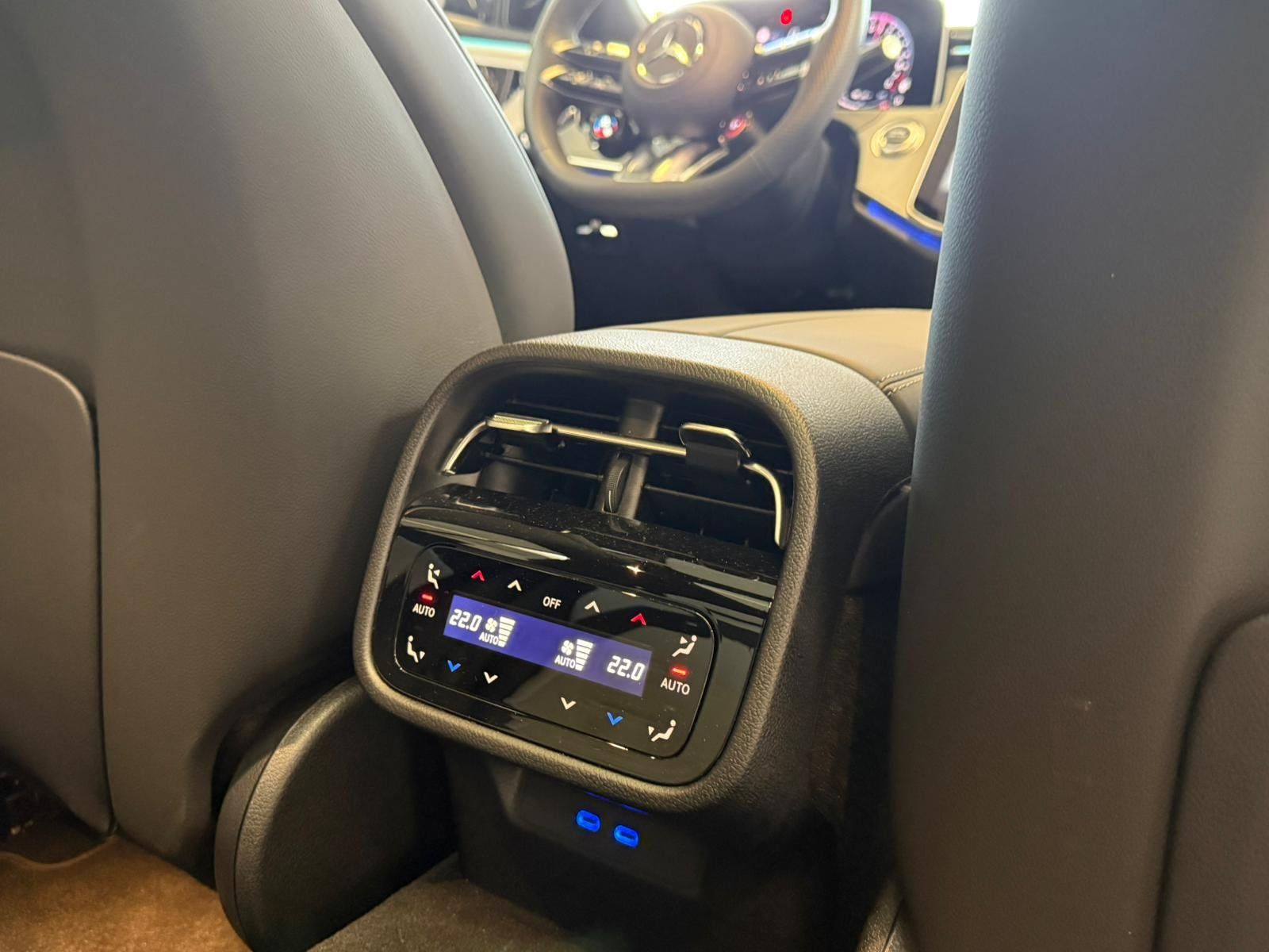 Fahrzeugabbildung Mercedes-Benz E53 Hybrid 4M+ T DISTR+PANO+HUD+AHK+BURM4D+NIGHT