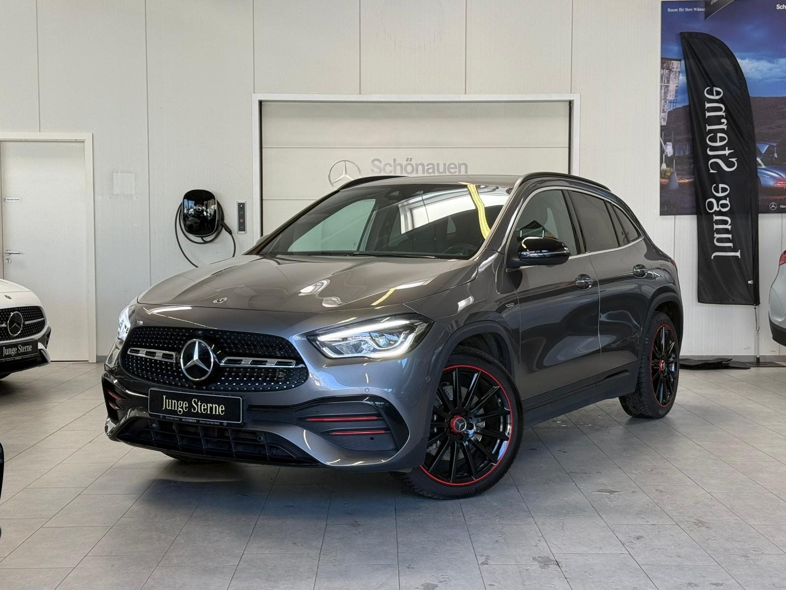 Mercedes-Benz GLA 250 4M Edition 1 AMG LED+AHK+KAMERA+KEYLESS