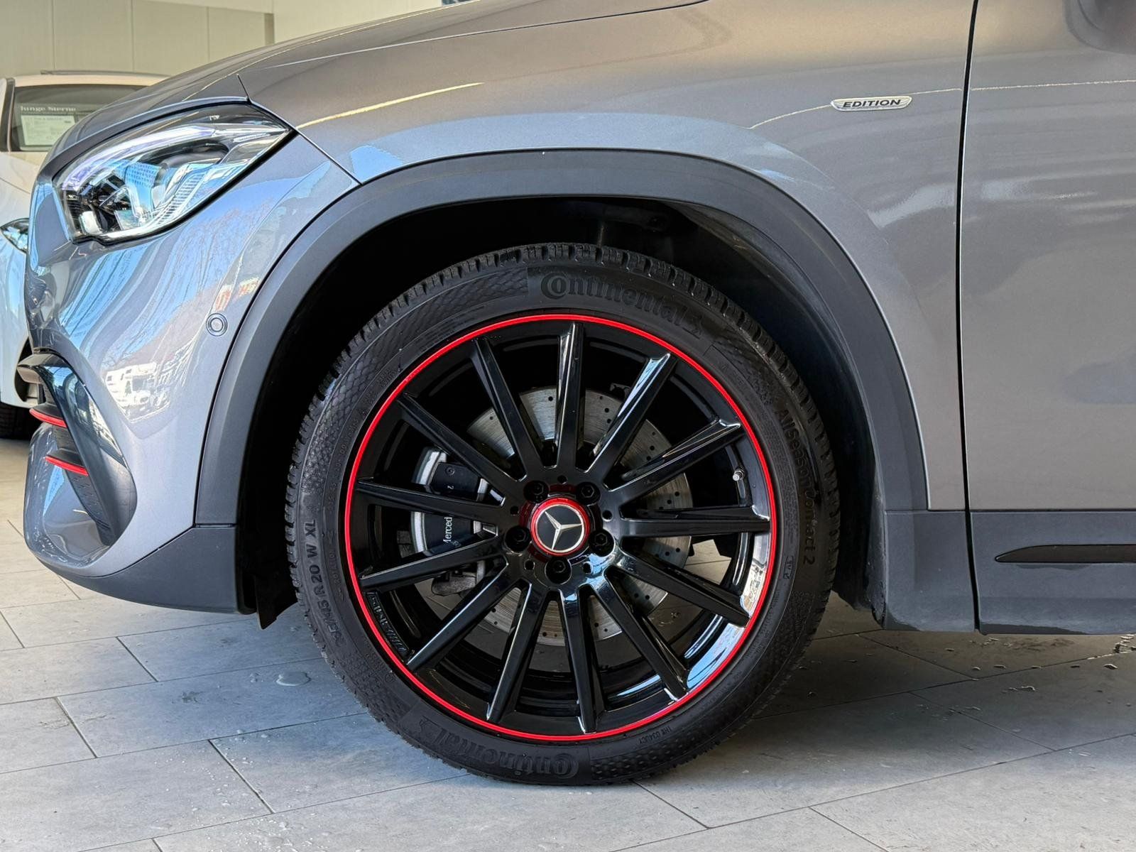 Fahrzeugabbildung Mercedes-Benz GLA 250 4M Edition 1 AMG LED+AHK+KAMERA+KEYLESS