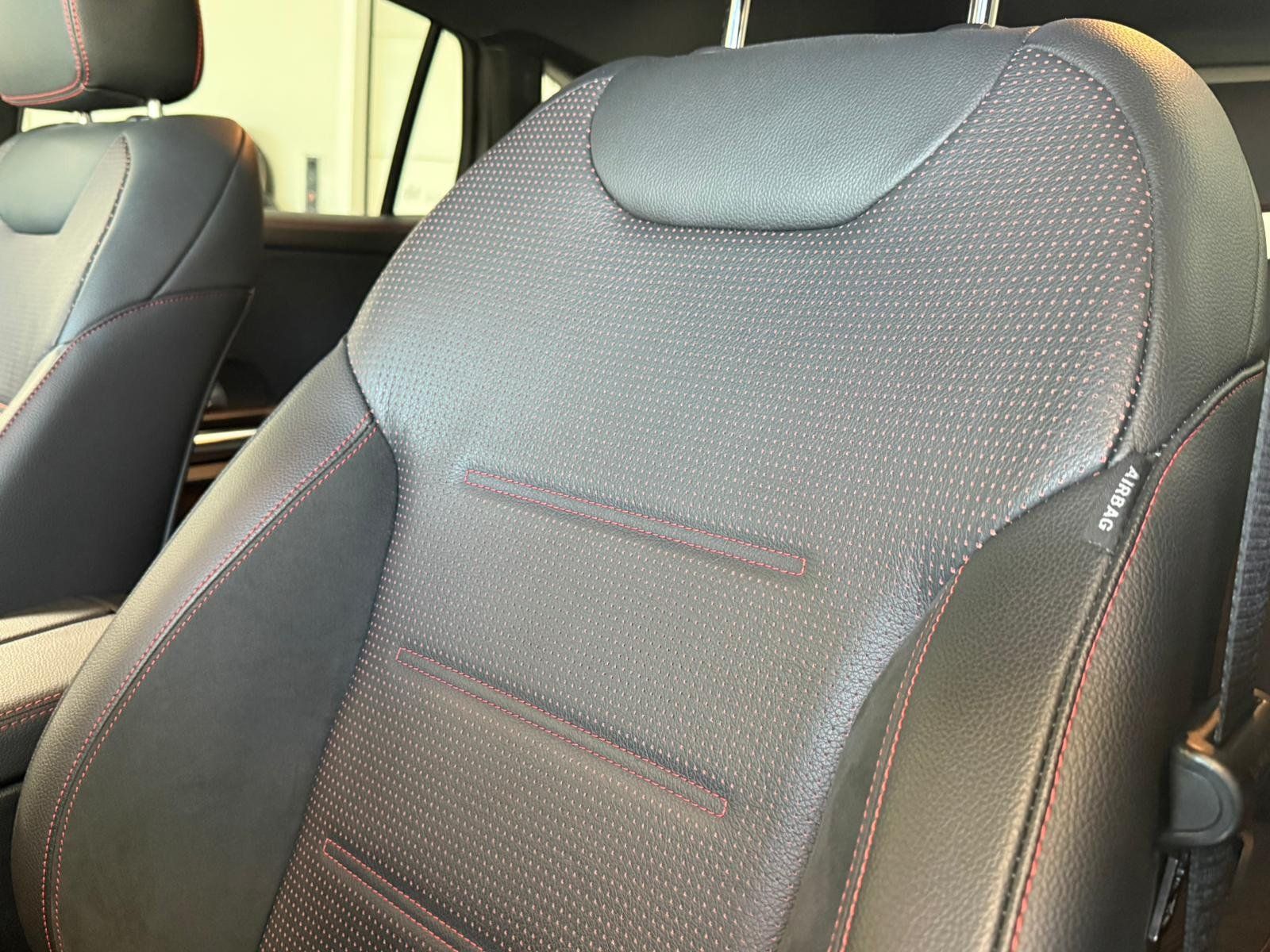 Fahrzeugabbildung Mercedes-Benz GLA 250 4M Edition 1 AMG LED+AHK+KAMERA+KEYLESS