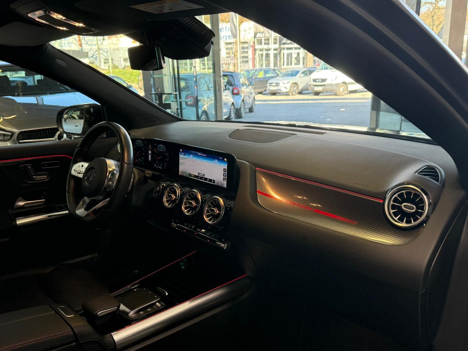 Fahrzeugabbildung Mercedes-Benz GLA 250 4M Edition 1 AMG LED+AHK+KAMERA+KEYLESS