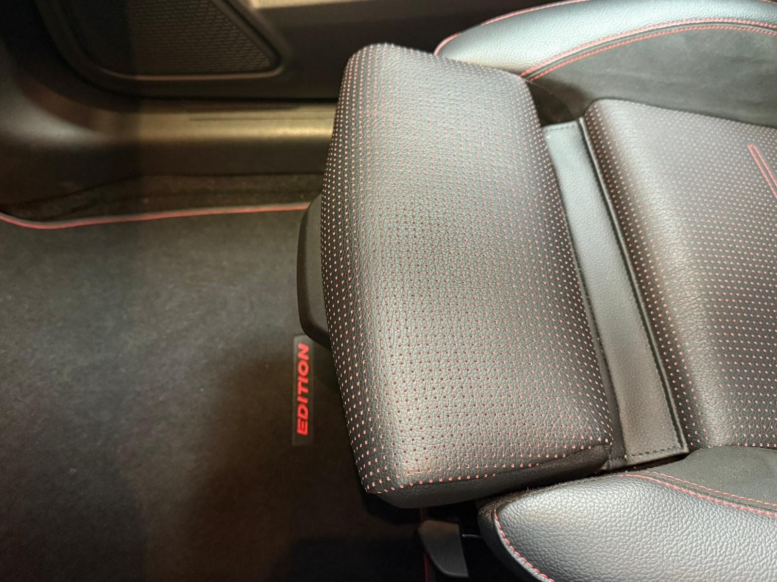 Fahrzeugabbildung Mercedes-Benz GLA 250 4M Edition 1 AMG LED+AHK+KAMERA+KEYLESS