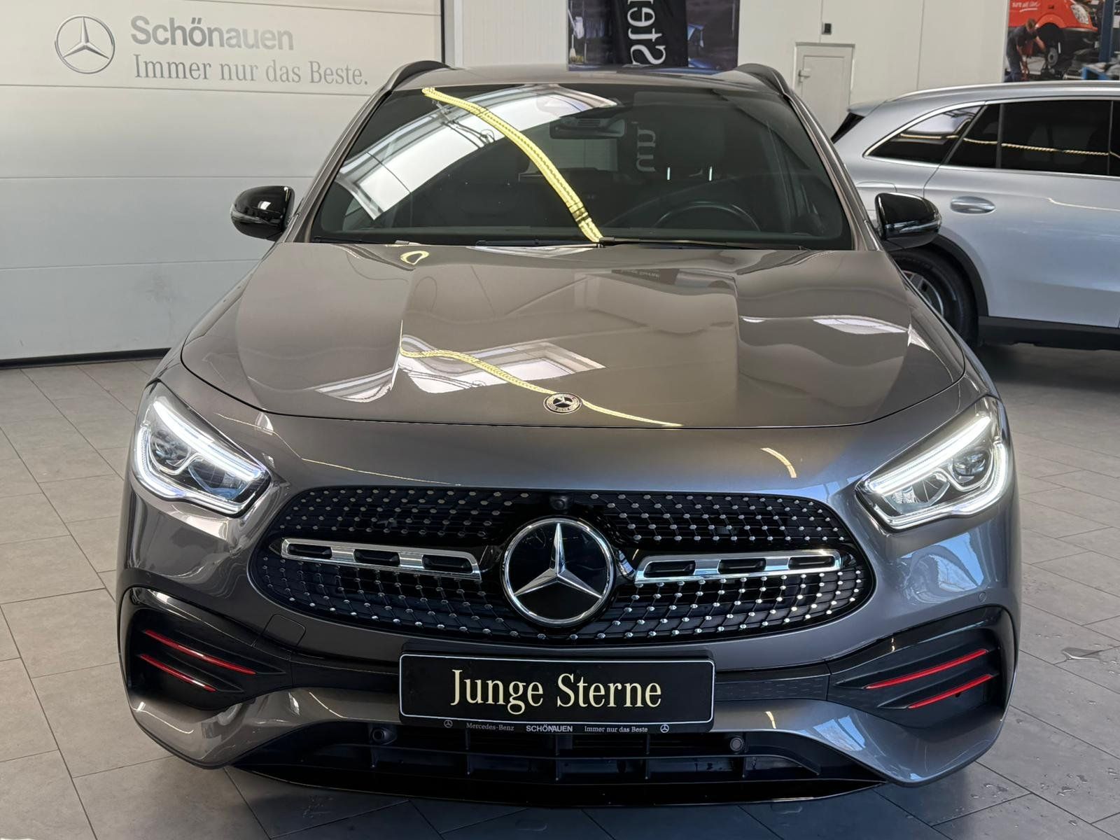 Fahrzeugabbildung Mercedes-Benz GLA 250 4M Edition 1 AMG LED+AHK+KAMERA+KEYLESS