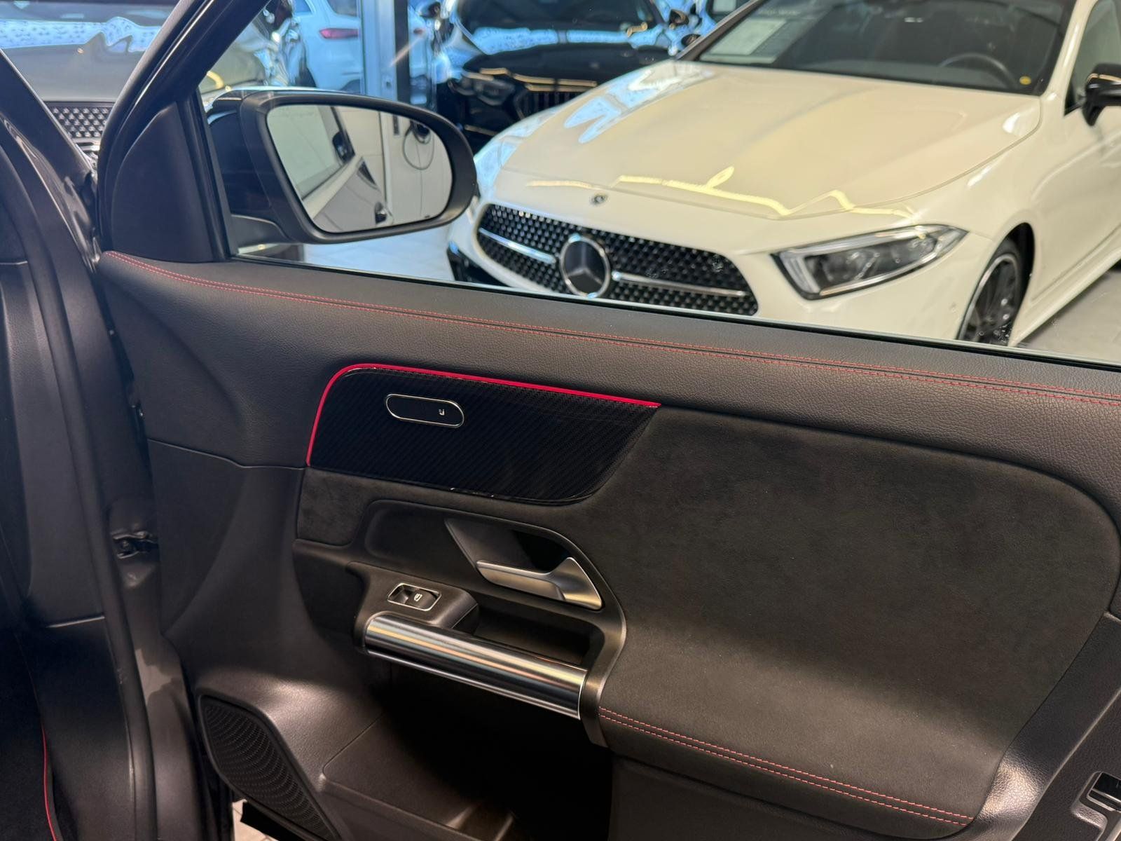 Fahrzeugabbildung Mercedes-Benz GLA 250 4M Edition 1 AMG LED+AHK+KAMERA+KEYLESS