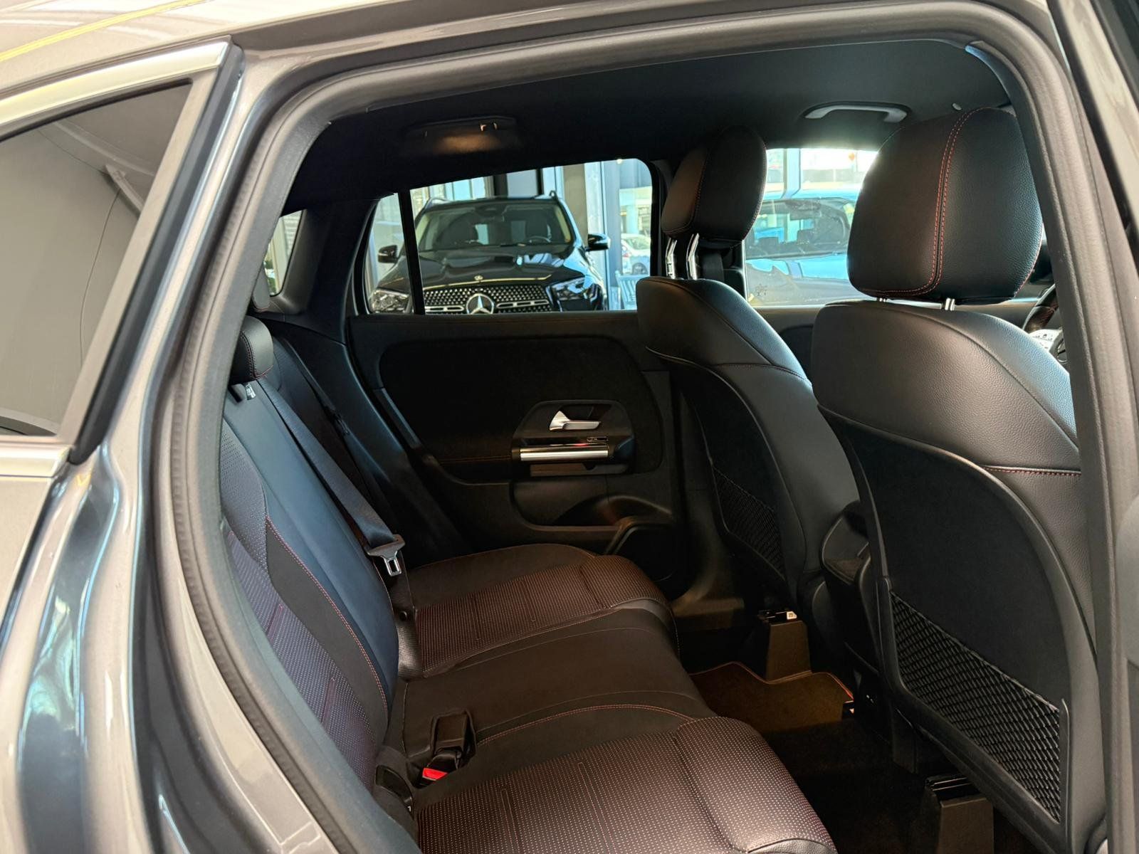 Fahrzeugabbildung Mercedes-Benz GLA 250 4M Edition 1 AMG LED+AHK+KAMERA+KEYLESS