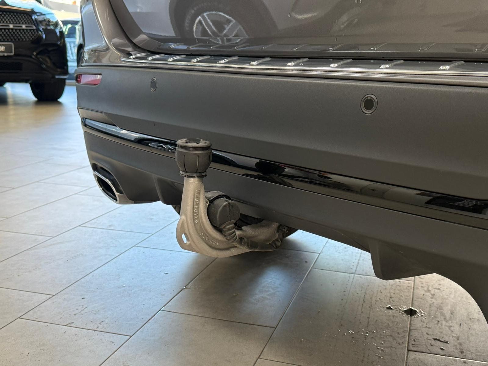 Fahrzeugabbildung Mercedes-Benz GLA 250 4M Edition 1 AMG LED+AHK+KAMERA+KEYLESS