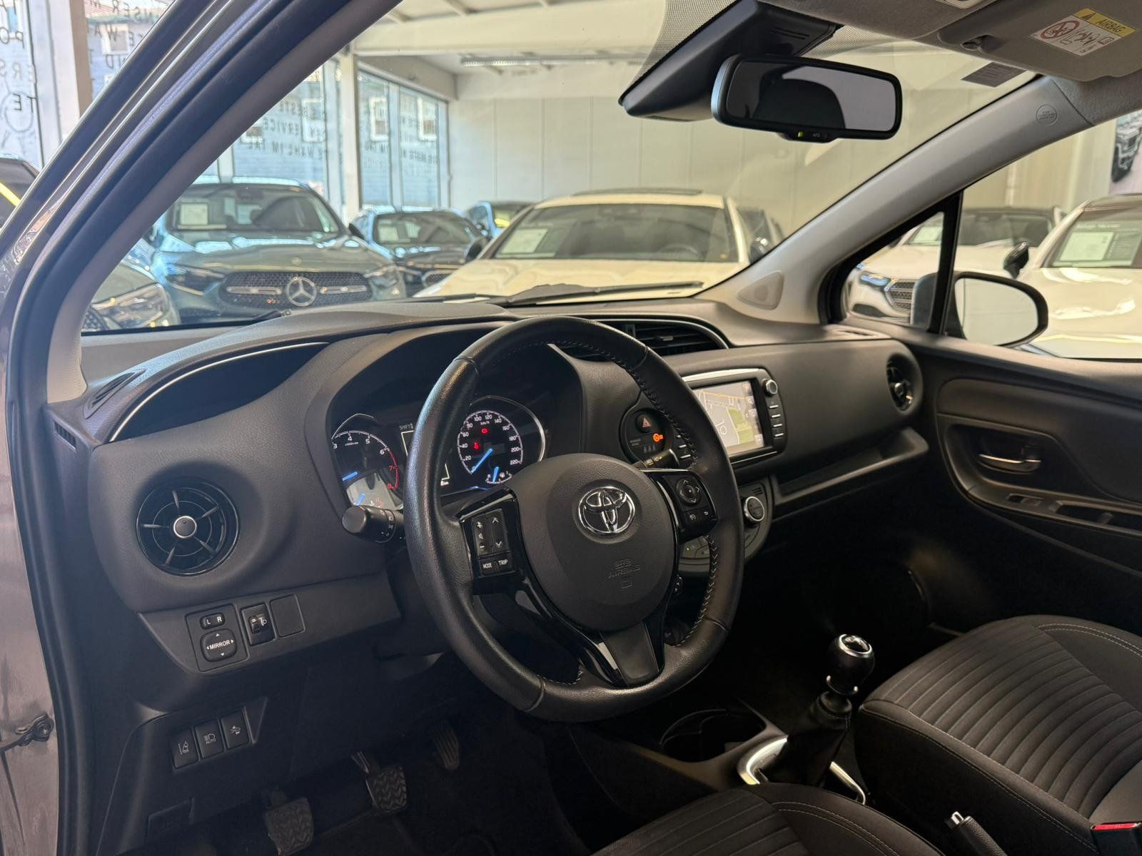 Fahrzeugabbildung Toyota Yaris 1.5 Dual-VVT-iE KAMERA+KLIMA+KEYLESS+TEMP