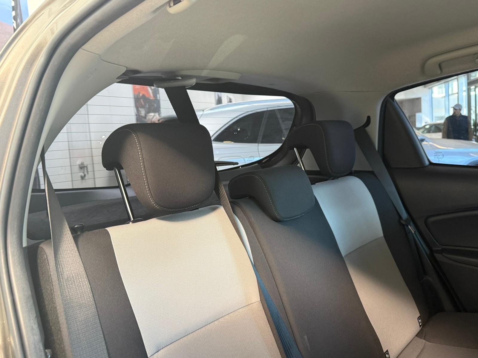 Fahrzeugabbildung Toyota Yaris 1.5 Dual-VVT-iE KAMERA+KLIMA+KEYLESS+TEMP