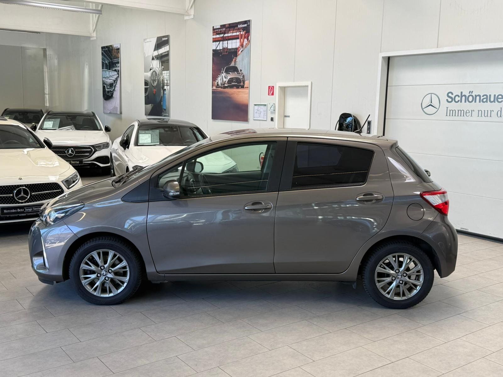 Fahrzeugabbildung Toyota Yaris 1.5 Dual-VVT-iE KAMERA+KLIMA+KEYLESS+TEMP